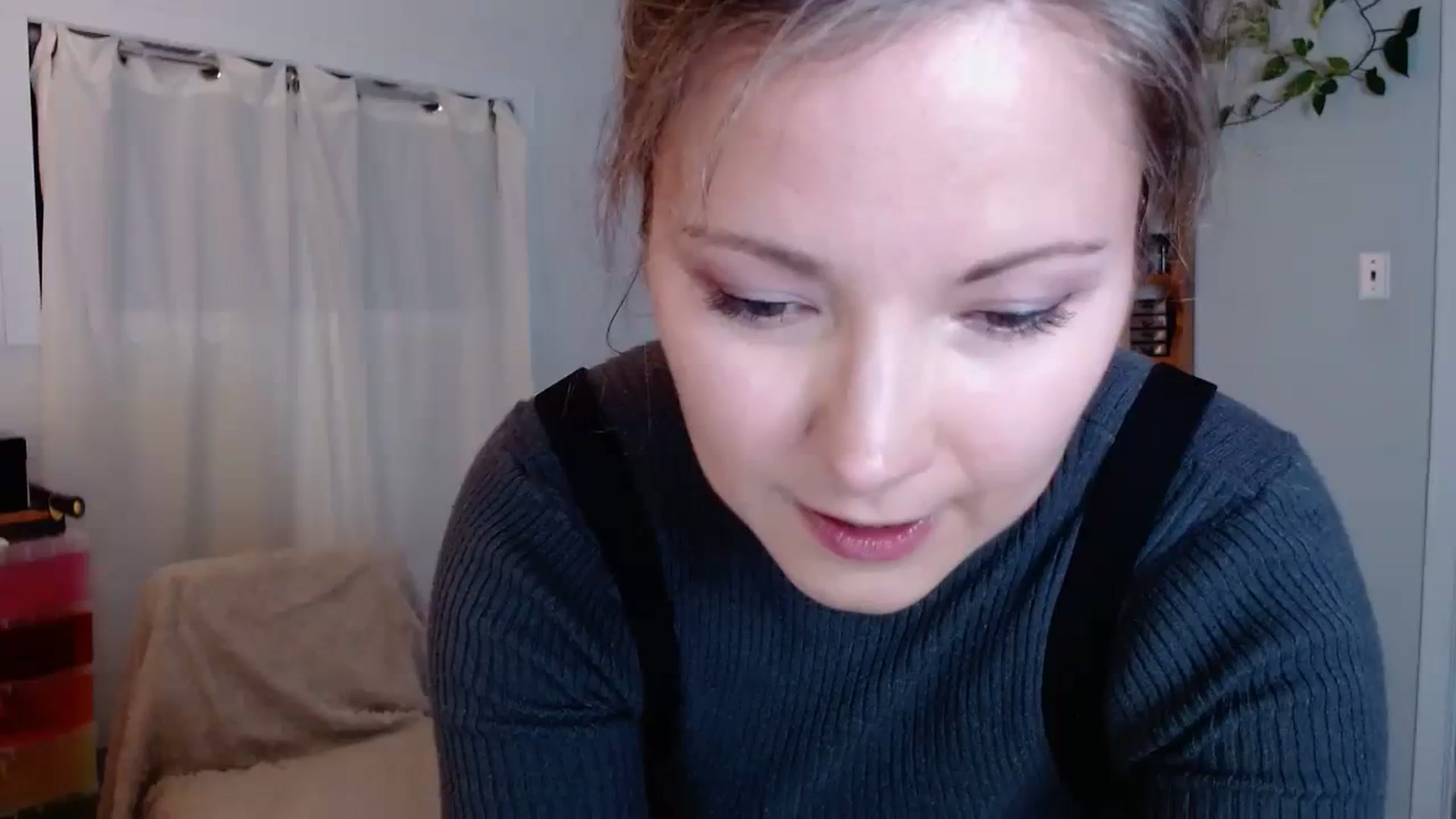 Gallery image thumbnail from KellyHeart's myfreecams stream on, 09/23/2023, 02:34 image 10 of 20