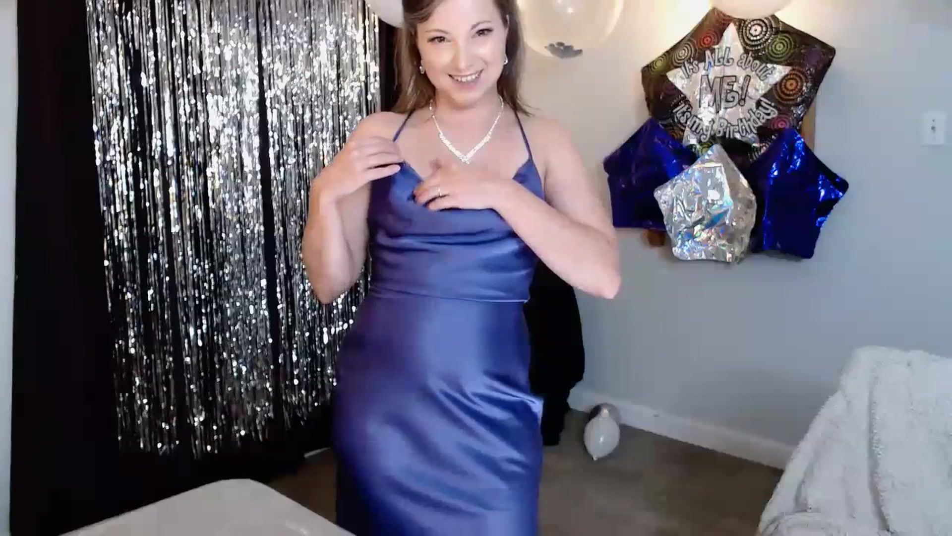 Gallery image thumbnail from KellyHeart's myfreecams stream on, 10/07/2023, 03:22 image 3 of 20