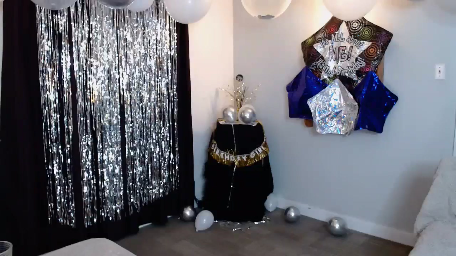Gallery image thumbnail from KellyHeart's myfreecams stream on, 10/07/2023, 03:53 image 12 of 20