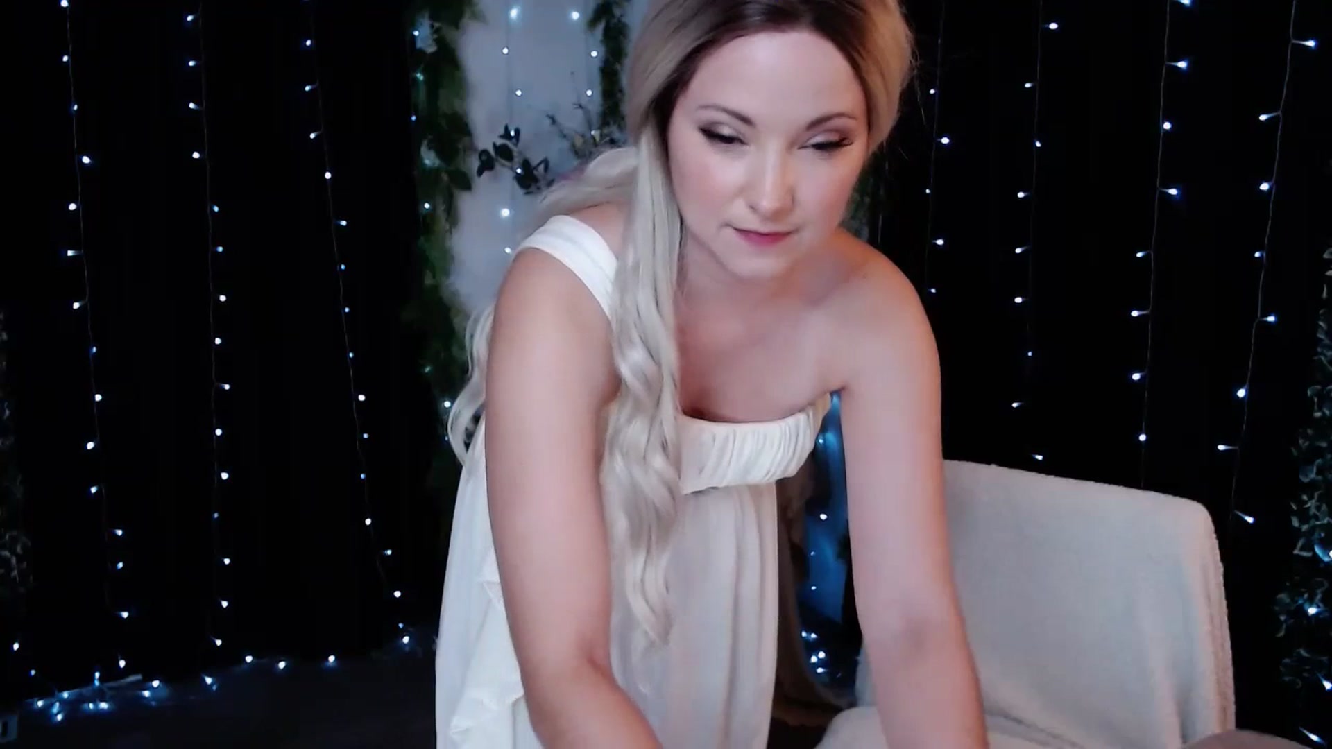 Gallery image thumbnail from KellyHeart's myfreecams stream on, 10/21/2023, 03:26 image 6 of 20