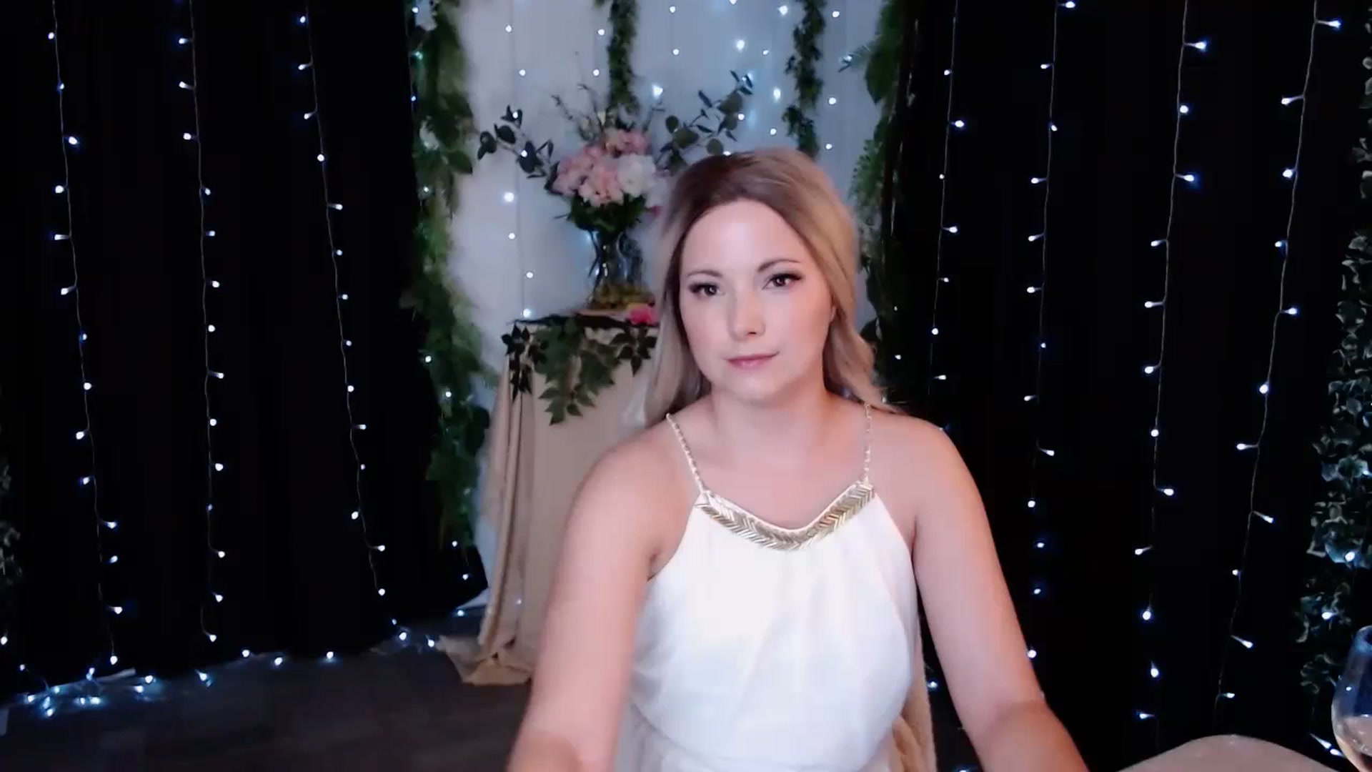 Gallery image thumbnail from KellyHeart's myfreecams stream on, 10/21/2023, 04:54 image 11 of 20