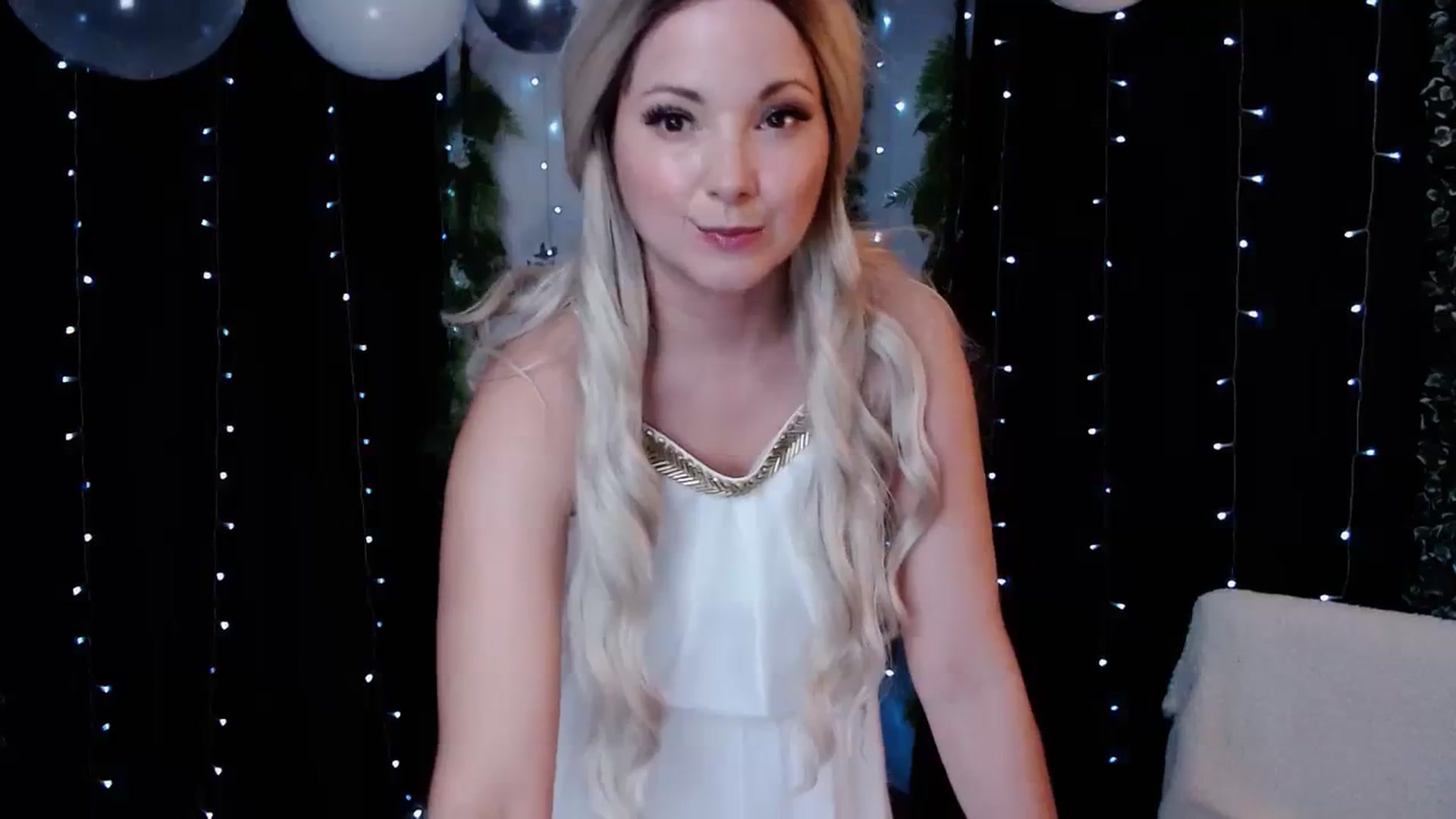 Gallery image thumbnail from KellyHeart's myfreecams stream on, 10/21/2023, 04:54 image 13 of 20