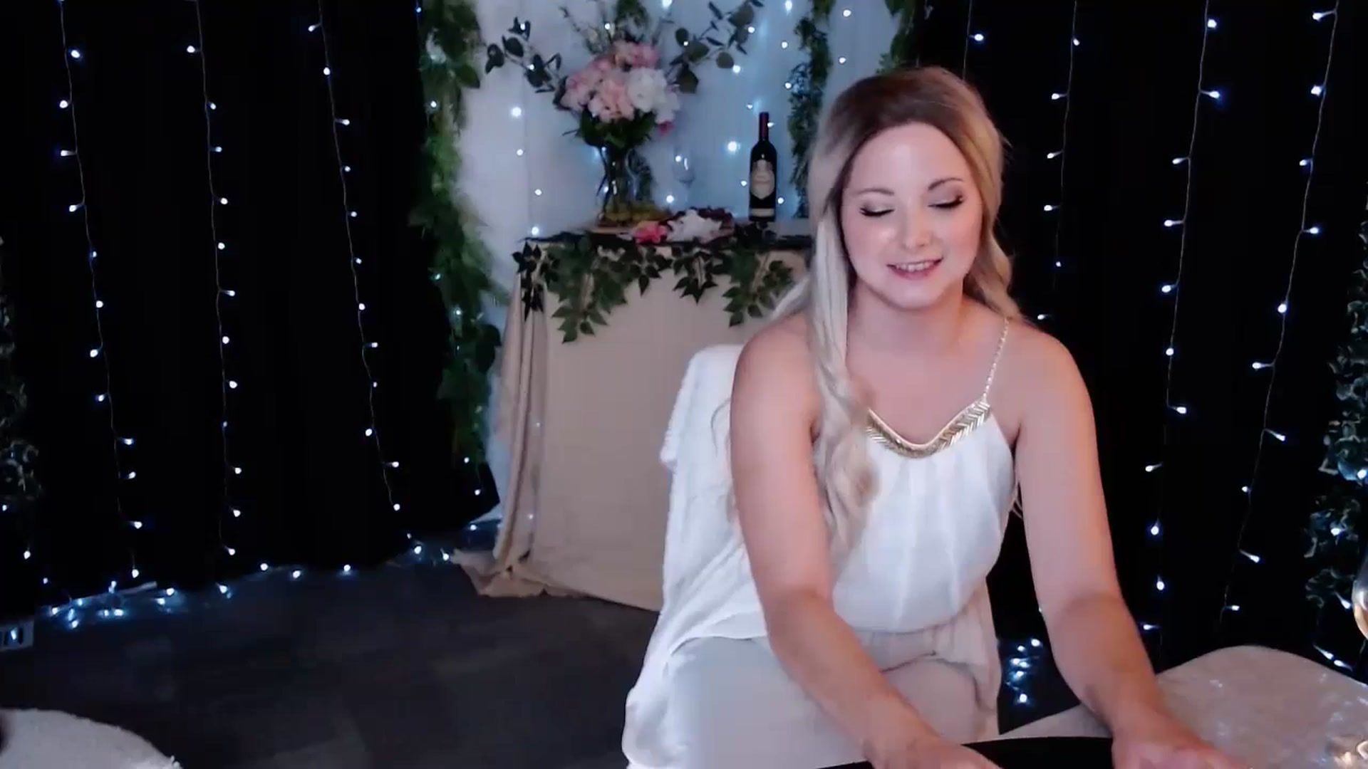 Gallery image thumbnail from KellyHeart's myfreecams stream on, 10/21/2023, 04:54 image 6 of 20