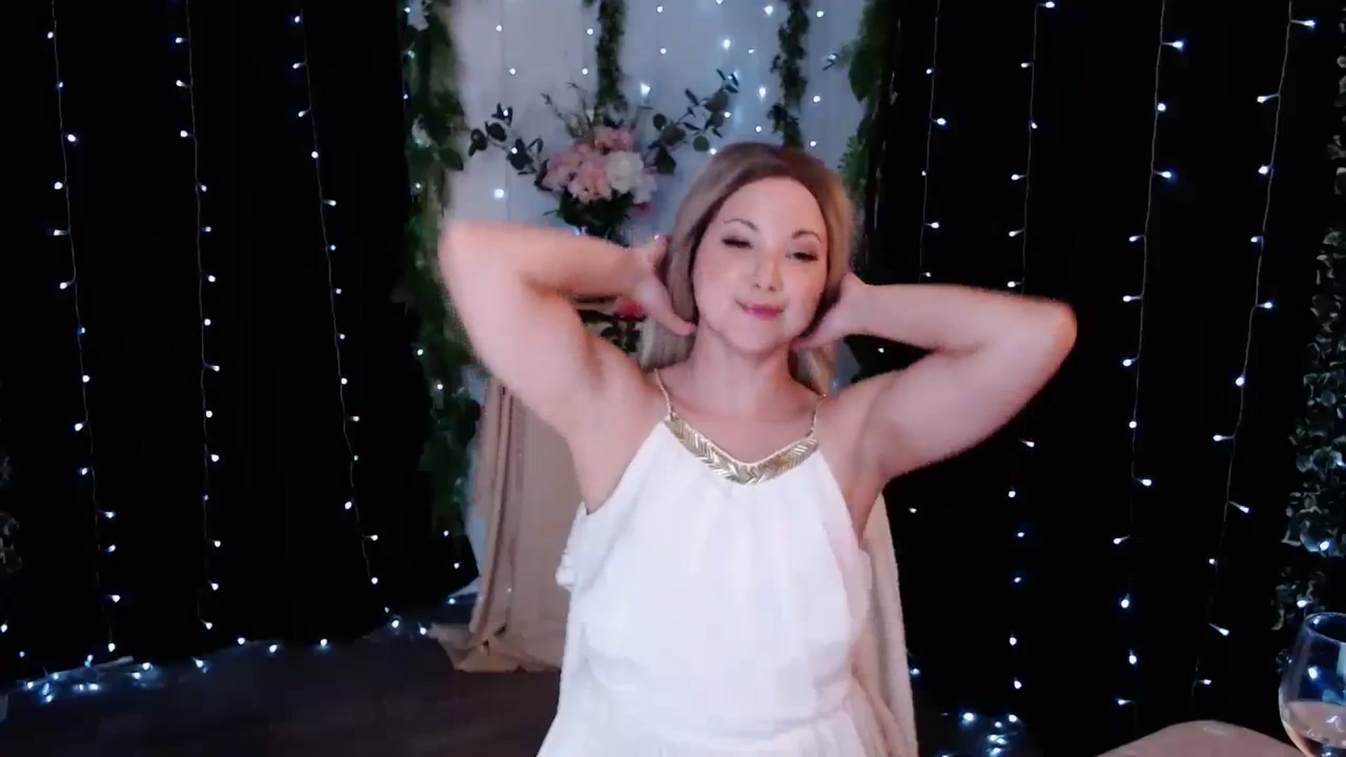 Gallery image thumbnail from KellyHeart's myfreecams stream on, 10/21/2023, 04:54 image 10 of 20