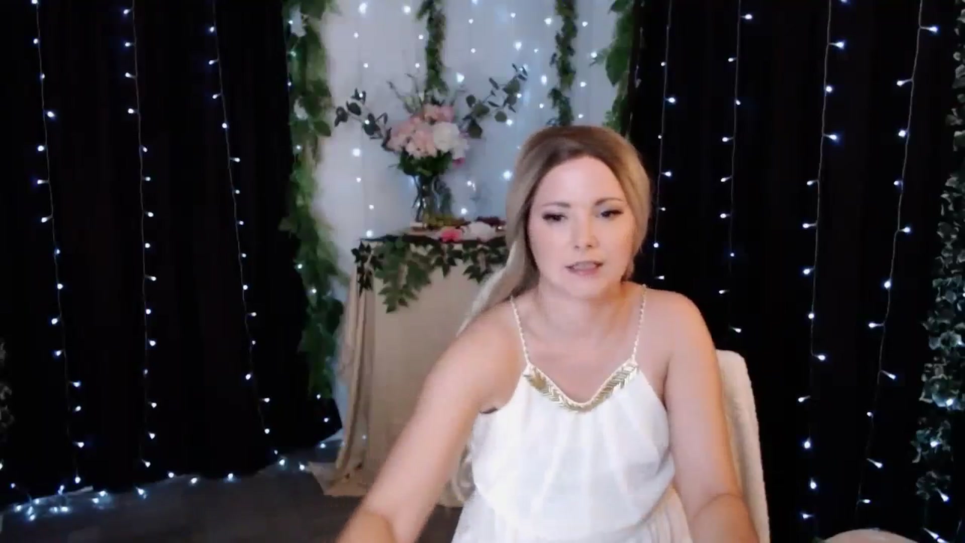 Gallery image thumbnail from KellyHeart's myfreecams stream on, 10/21/2023, 05:16 image 13 of 20