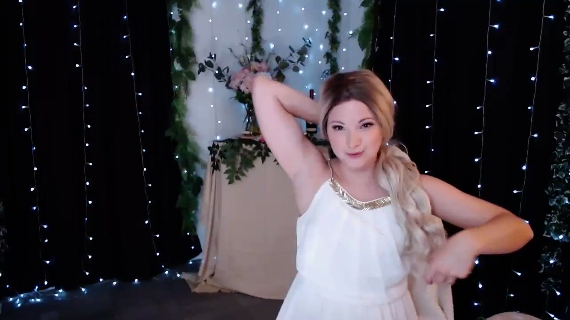 Gallery image thumbnail from KellyHeart's myfreecams stream on, 10/21/2023, 05:16 image 11 of 20
