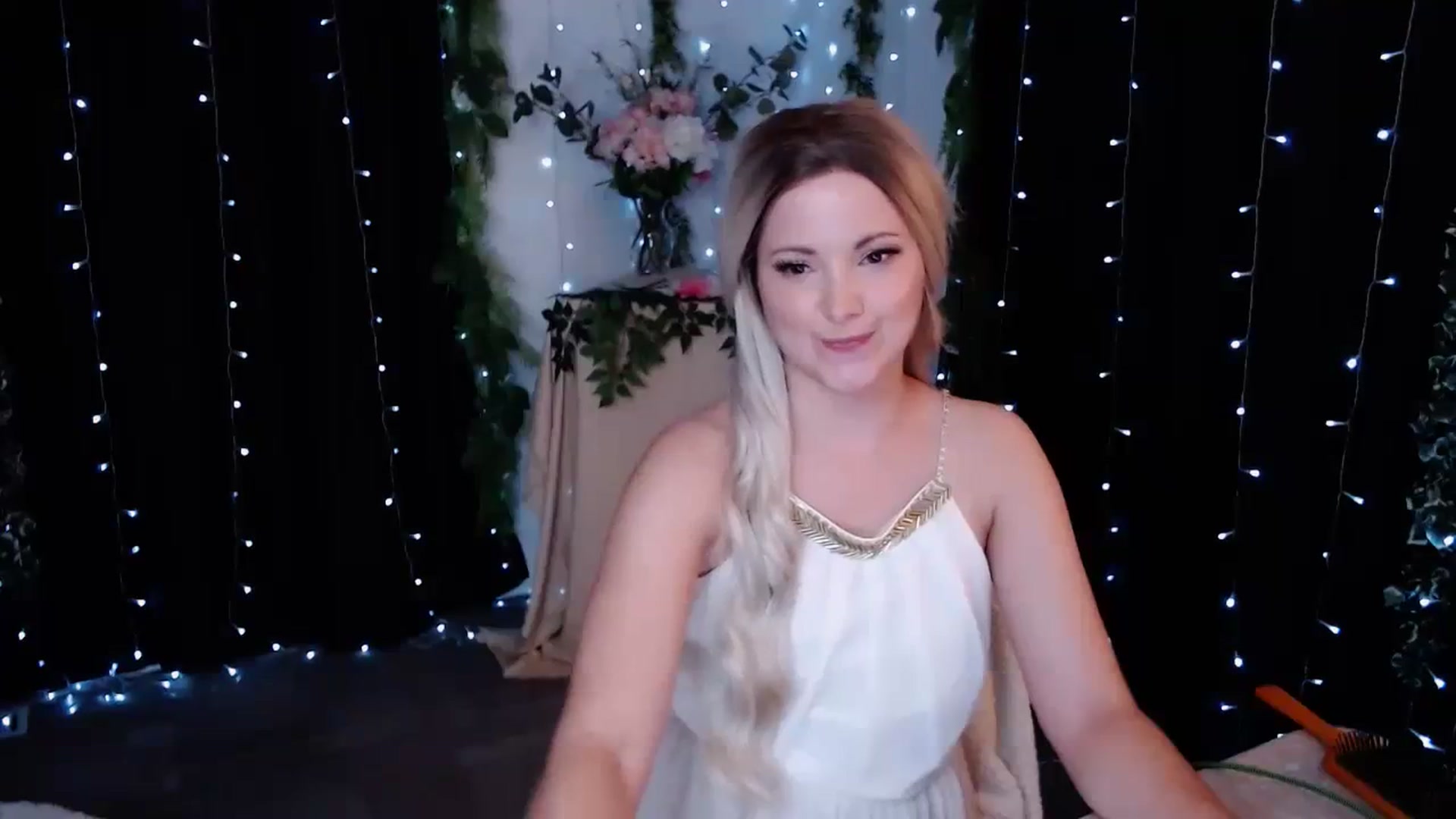 Gallery image thumbnail from KellyHeart's myfreecams stream on, 10/21/2023, 06:31 image 15 of 20