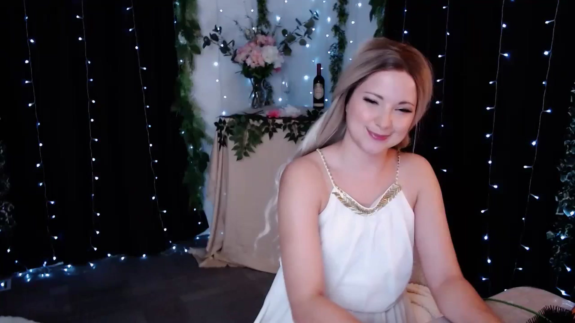 Gallery image thumbnail from KellyHeart's myfreecams stream on, 10/21/2023, 06:31 image 9 of 20