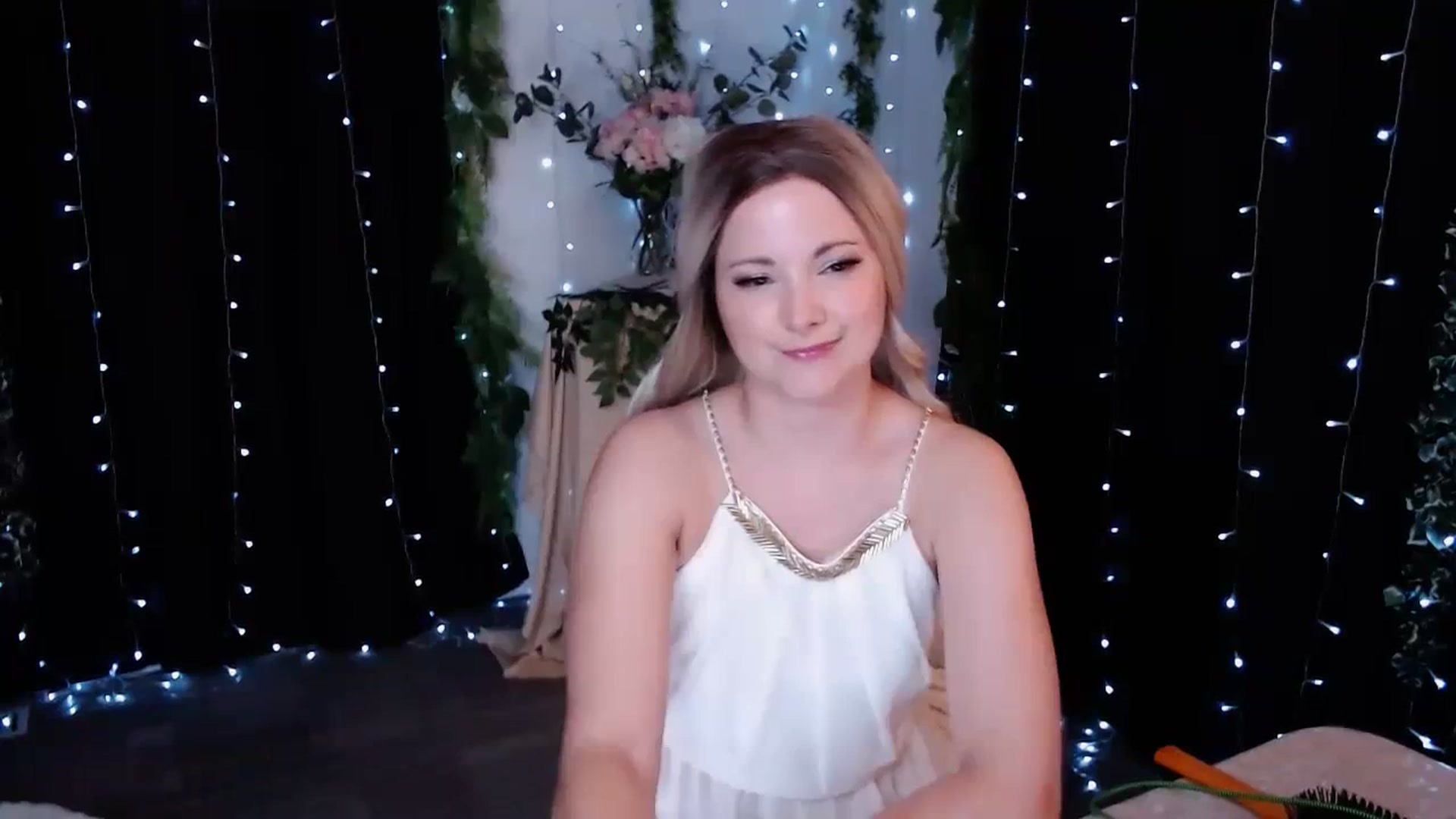 Gallery image thumbnail from KellyHeart's myfreecams stream on, 10/21/2023, 06:31 image 11 of 20