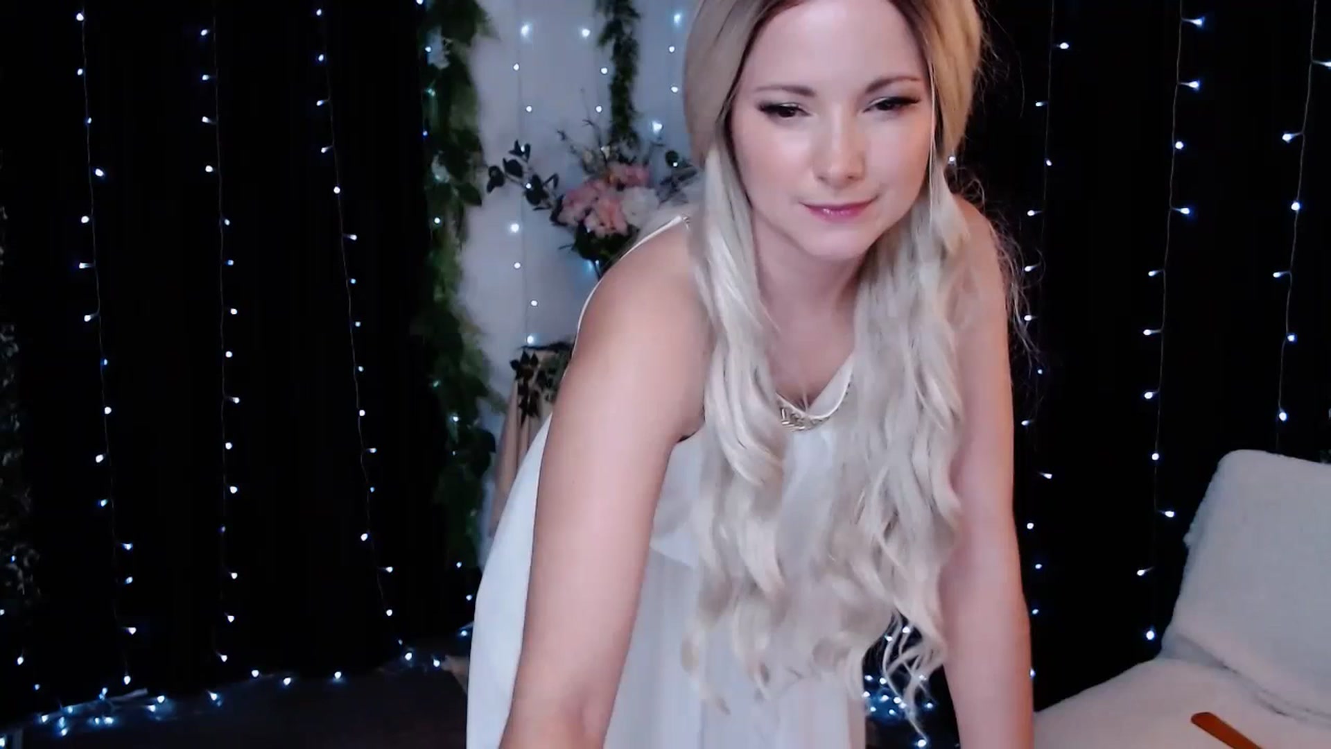 Gallery image thumbnail from KellyHeart's myfreecams stream on, 10/21/2023, 07:25 image 11 of 20