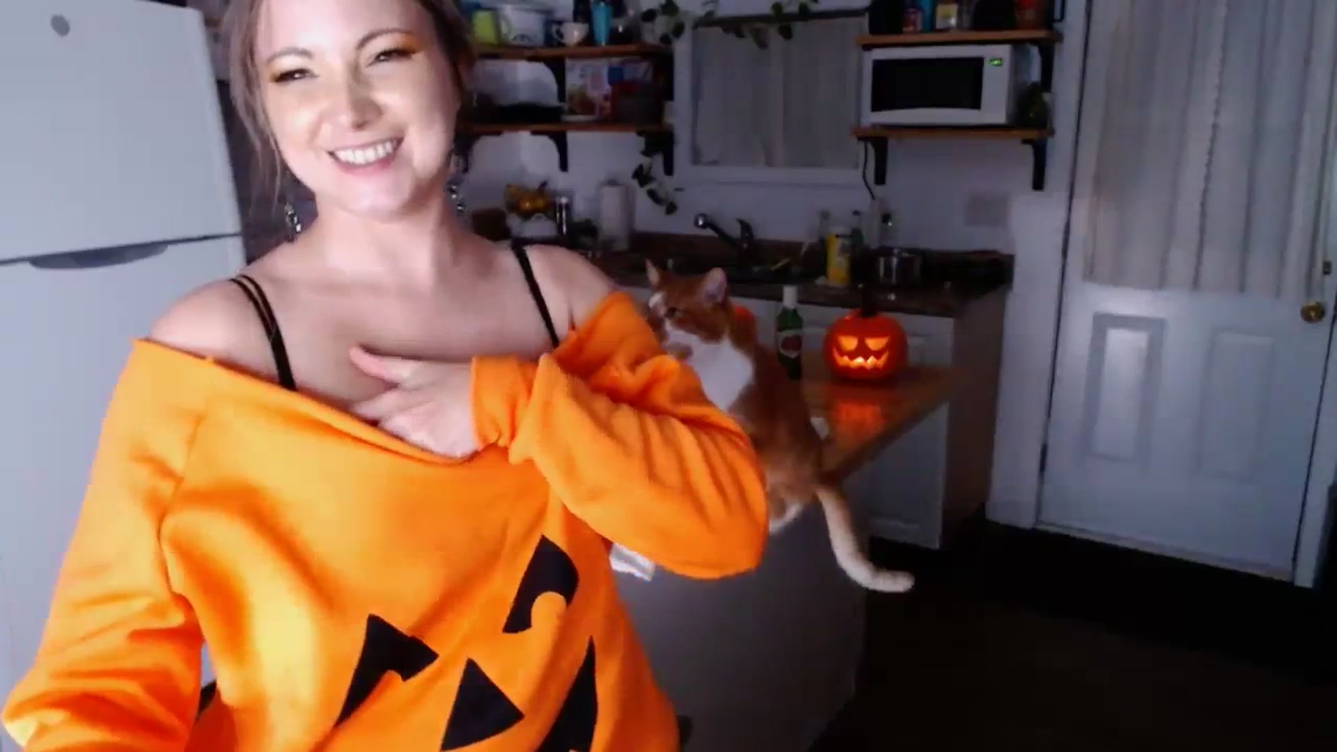Gallery image thumbnail from KellyHeart's myfreecams stream on, 10/27/2023, 04:01 image 18 of 20