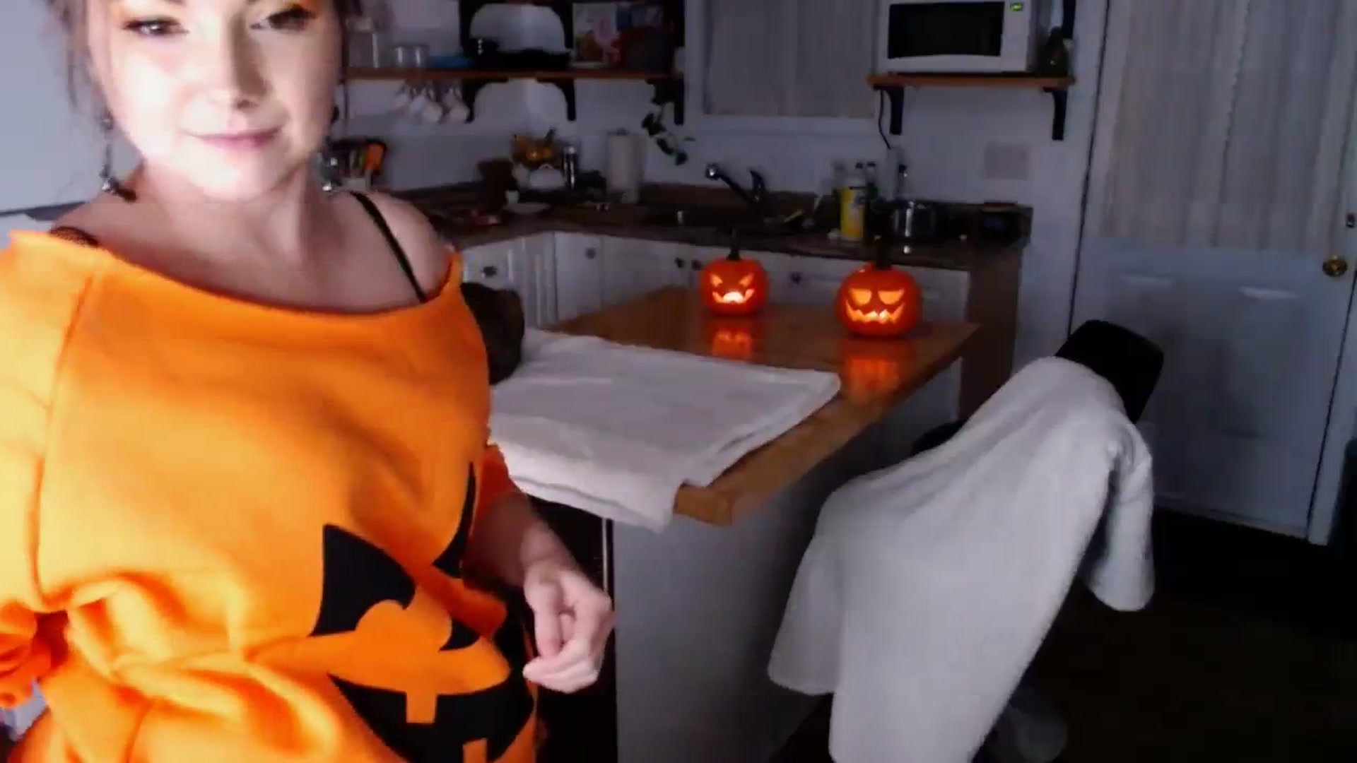 Gallery image thumbnail from KellyHeart's myfreecams stream on, 10/27/2023, 04:01 image 20 of 20