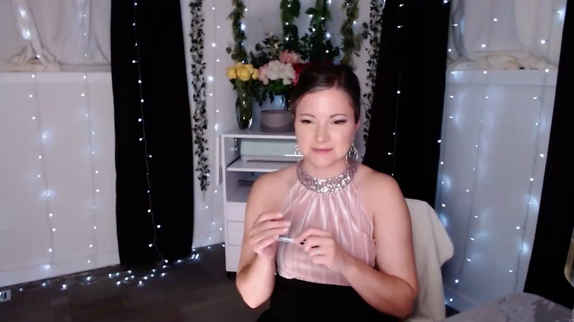 Gallery image thumbnail from KellyHeart's myfreecams stream on, 11/04/2023, 03:33 image 7 of 20