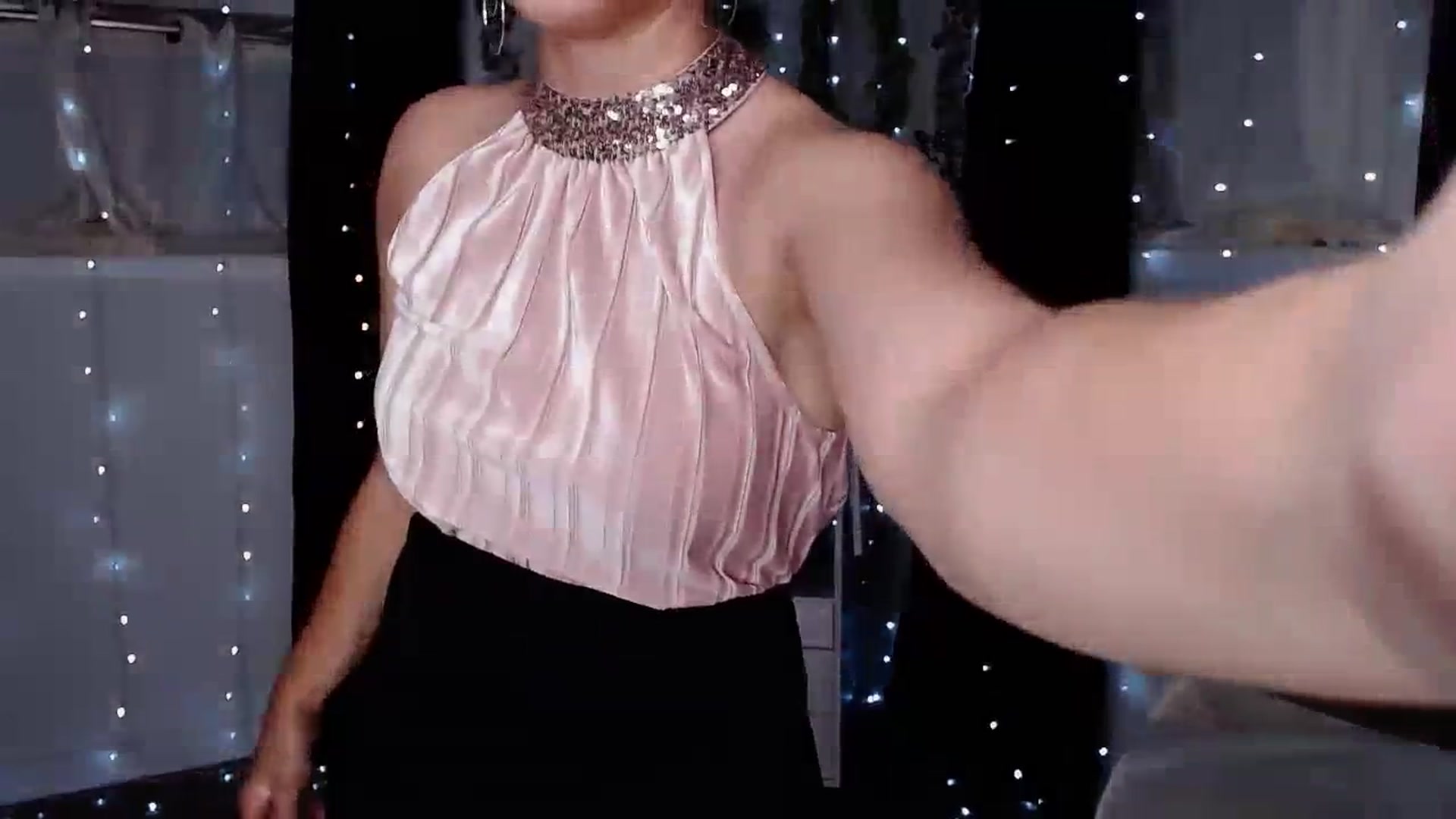 Gallery image thumbnail from KellyHeart's myfreecams stream on, 11/04/2023, 04:16 image 5 of 20