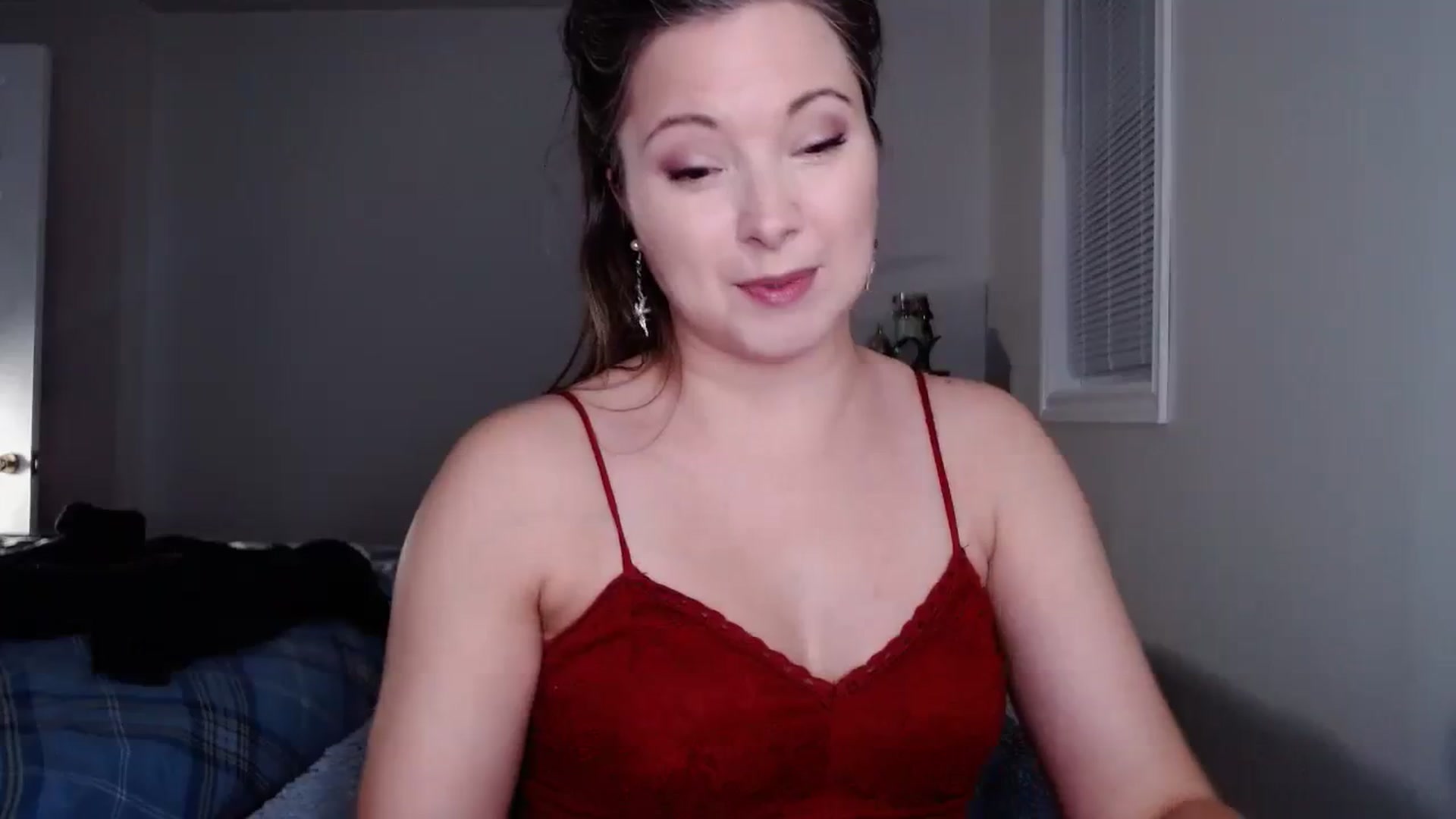 Gallery image thumbnail from KellyHeart's myfreecams stream on, 12/16/2023, 03:47 image 17 of 20