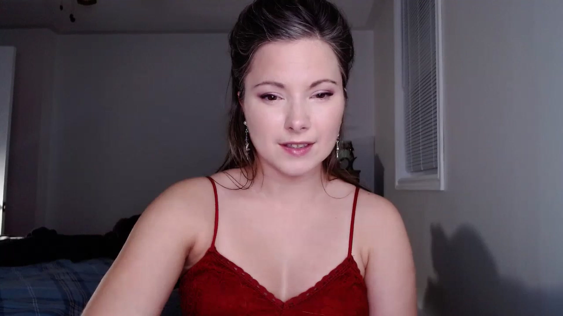 Gallery image thumbnail from KellyHeart's myfreecams stream on, 12/16/2023, 03:47 image 13 of 20