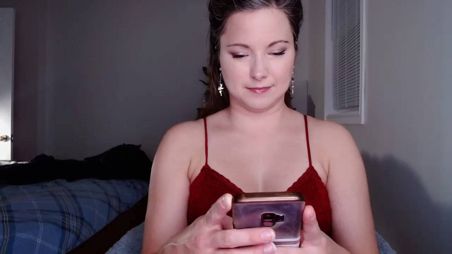 Gallery image thumbnail from KellyHeart's myfreecams stream on, 12/16/2023, 03:47 image 2 of 20