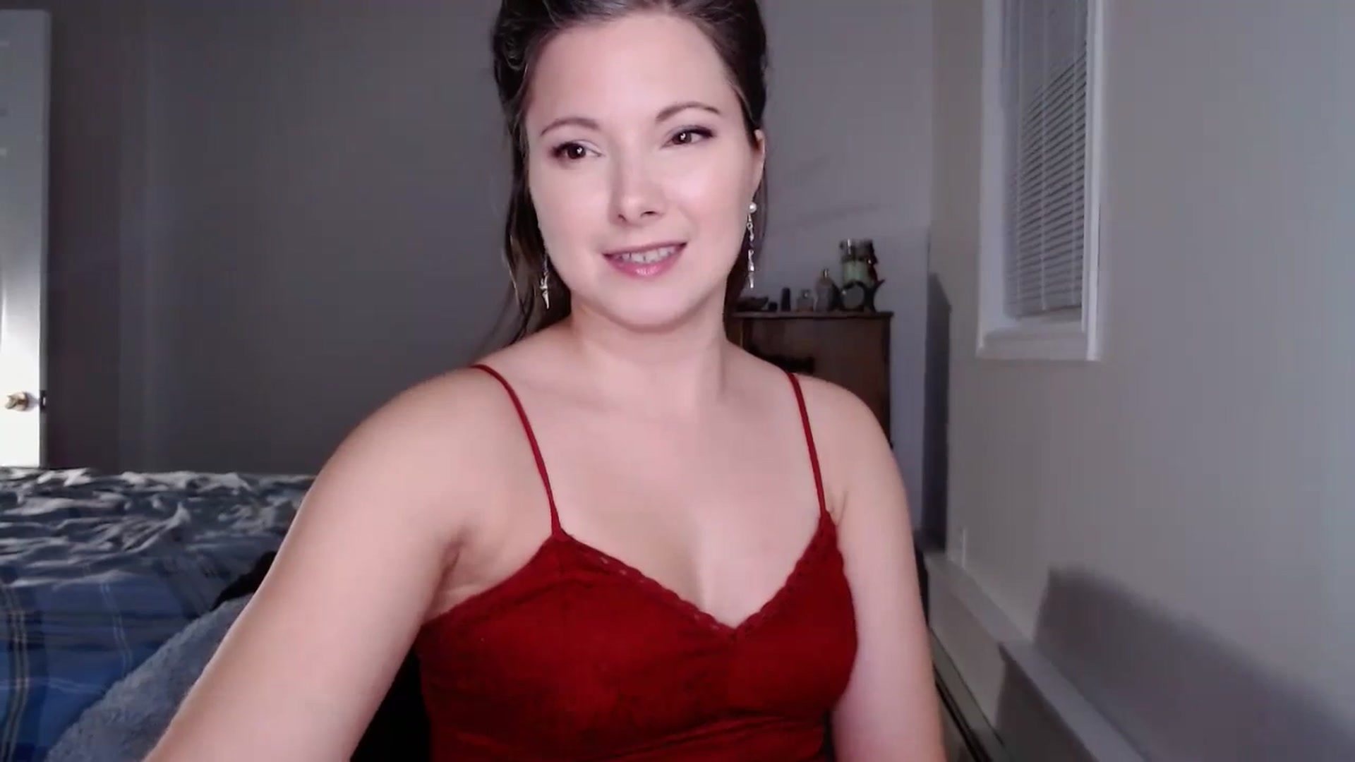 Gallery image thumbnail from KellyHeart's myfreecams stream on, 12/16/2023, 05:39 image 4 of 20