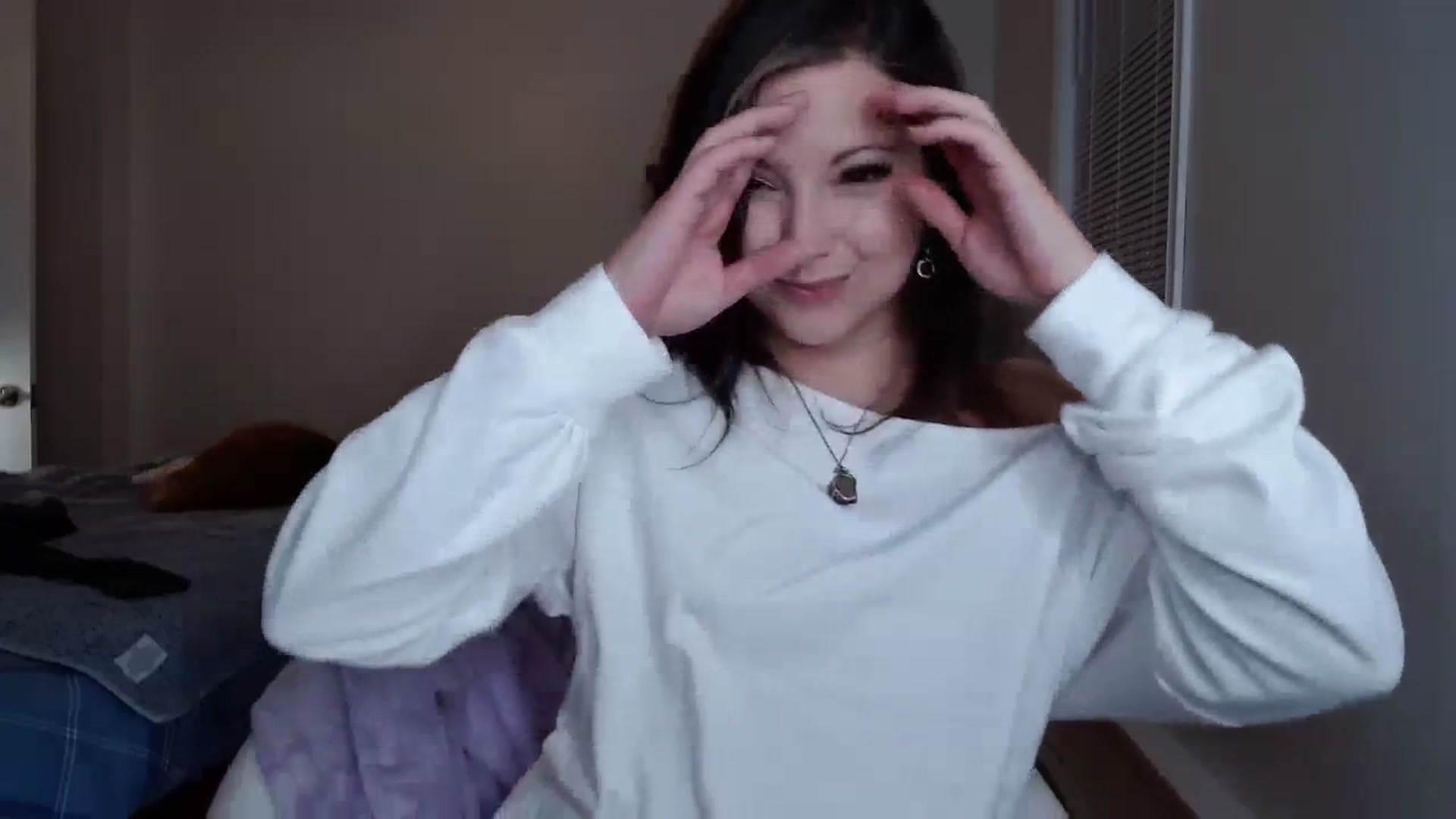 Gallery image thumbnail from KellyHeart's myfreecams stream on, 12/23/2023, 08:21 image 8 of 20