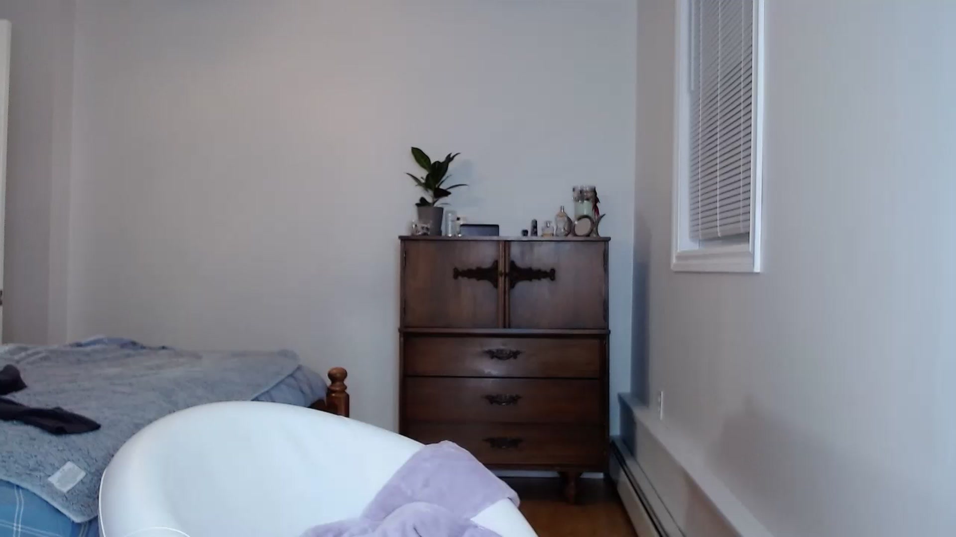 Gallery image thumbnail from KellyHeart's myfreecams stream on, 12/23/2023, 08:21 image 17 of 20