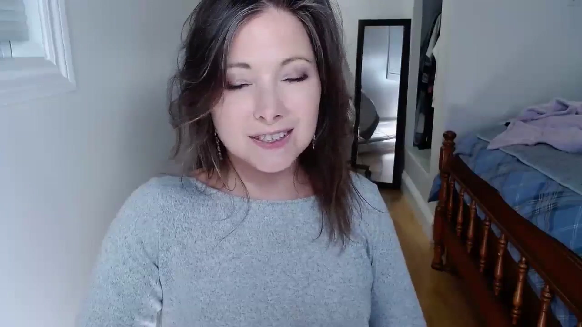 Gallery image thumbnail from KellyHeart's myfreecams stream on, 01/06/2024, 07:20 image 9 of 20