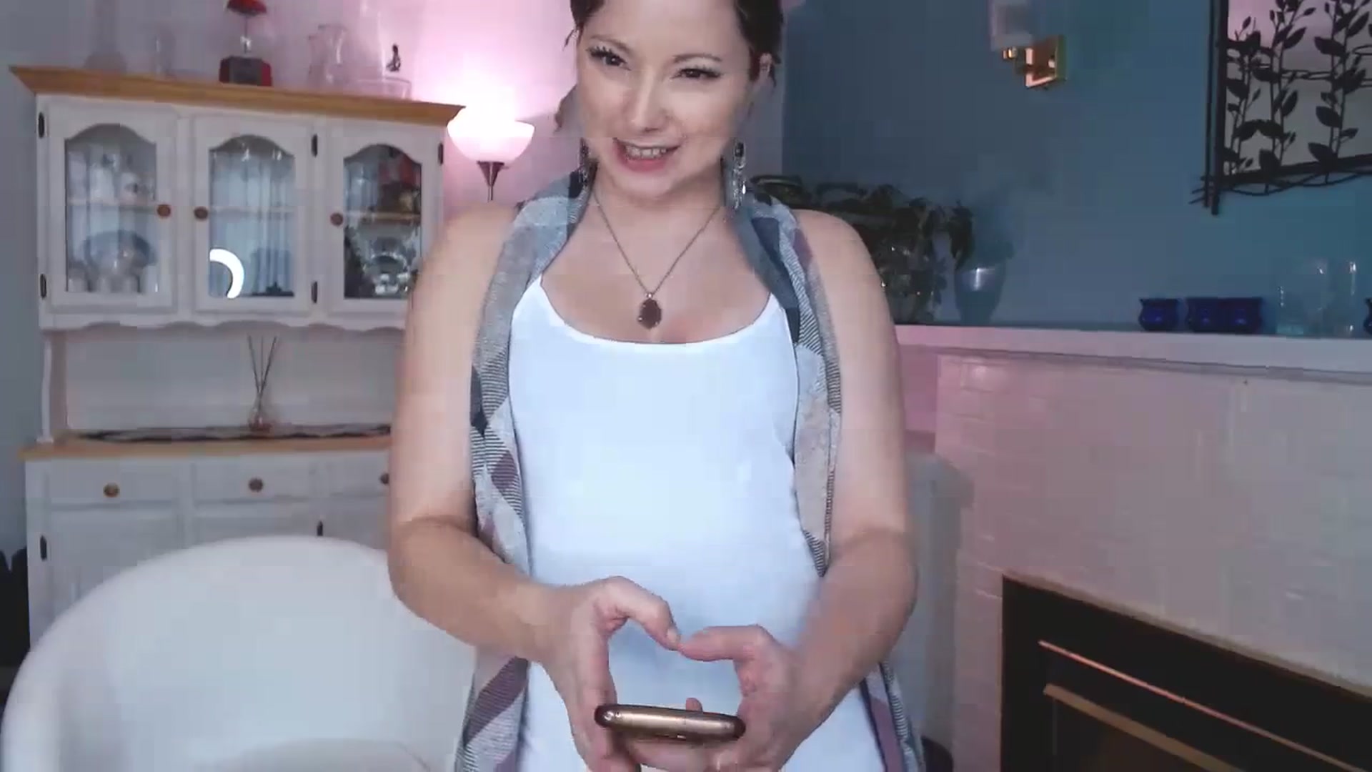 Gallery image thumbnail from KellyHeart's myfreecams stream on, 03/06/2024, 18:04 image 10 of 20