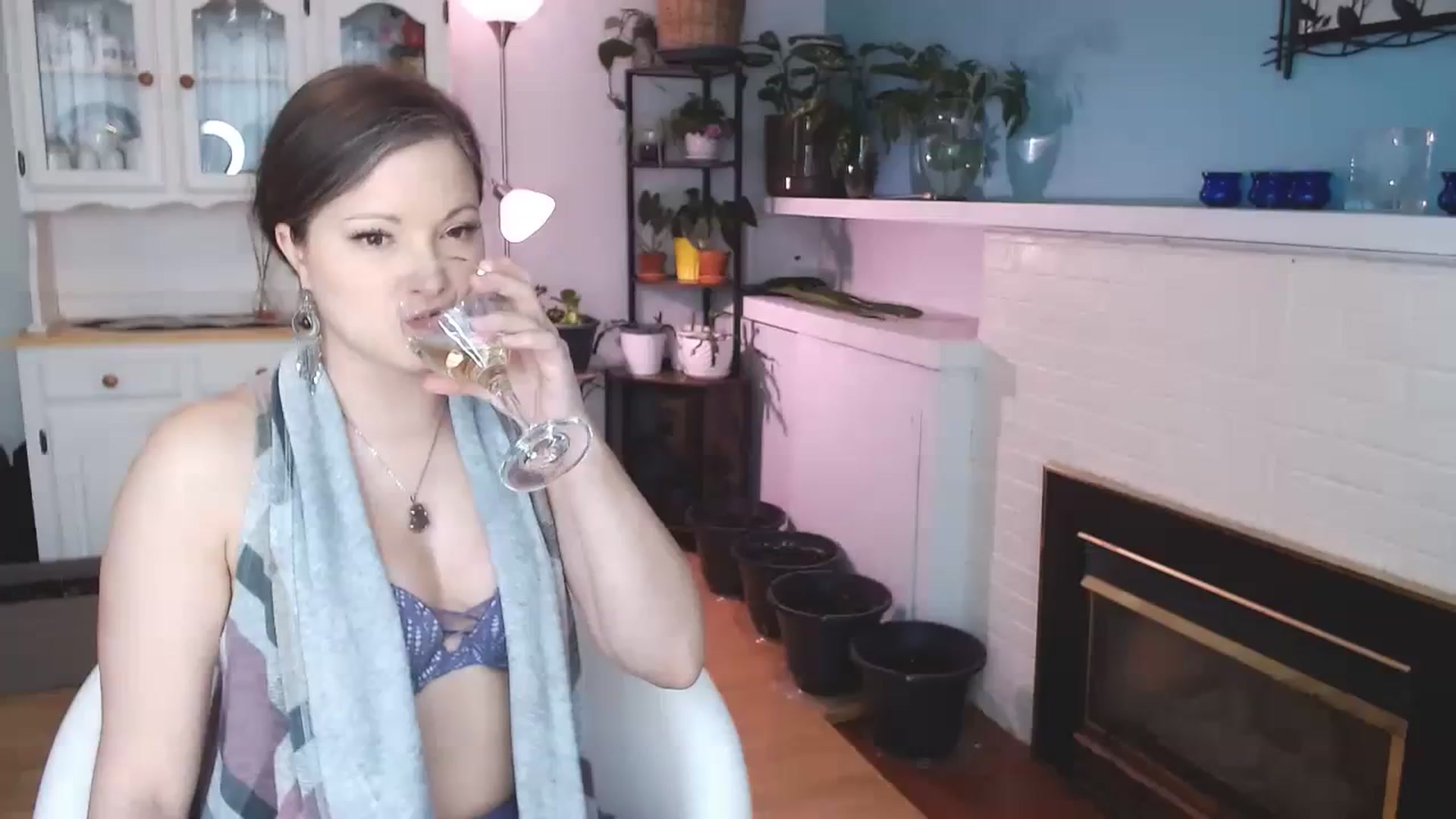 Gallery image thumbnail from KellyHeart's myfreecams stream on, 03/06/2024, 18:41 image 3 of 20