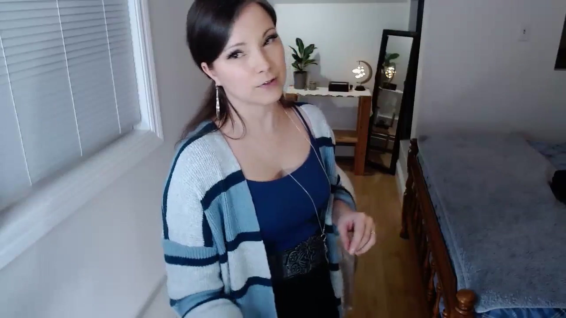 Gallery image thumbnail from KellyHeart's myfreecams stream on, 03/30/2024, 03:46 image 5 of 20