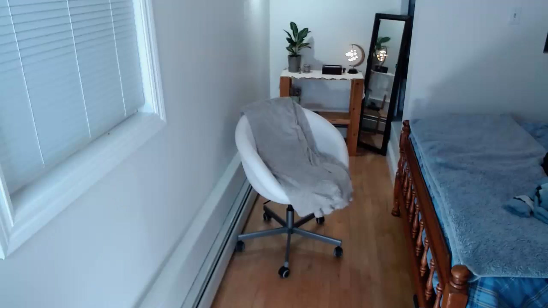 Gallery image thumbnail from KellyHeart's myfreecams stream on, 03/30/2024, 03:46 image 13 of 20