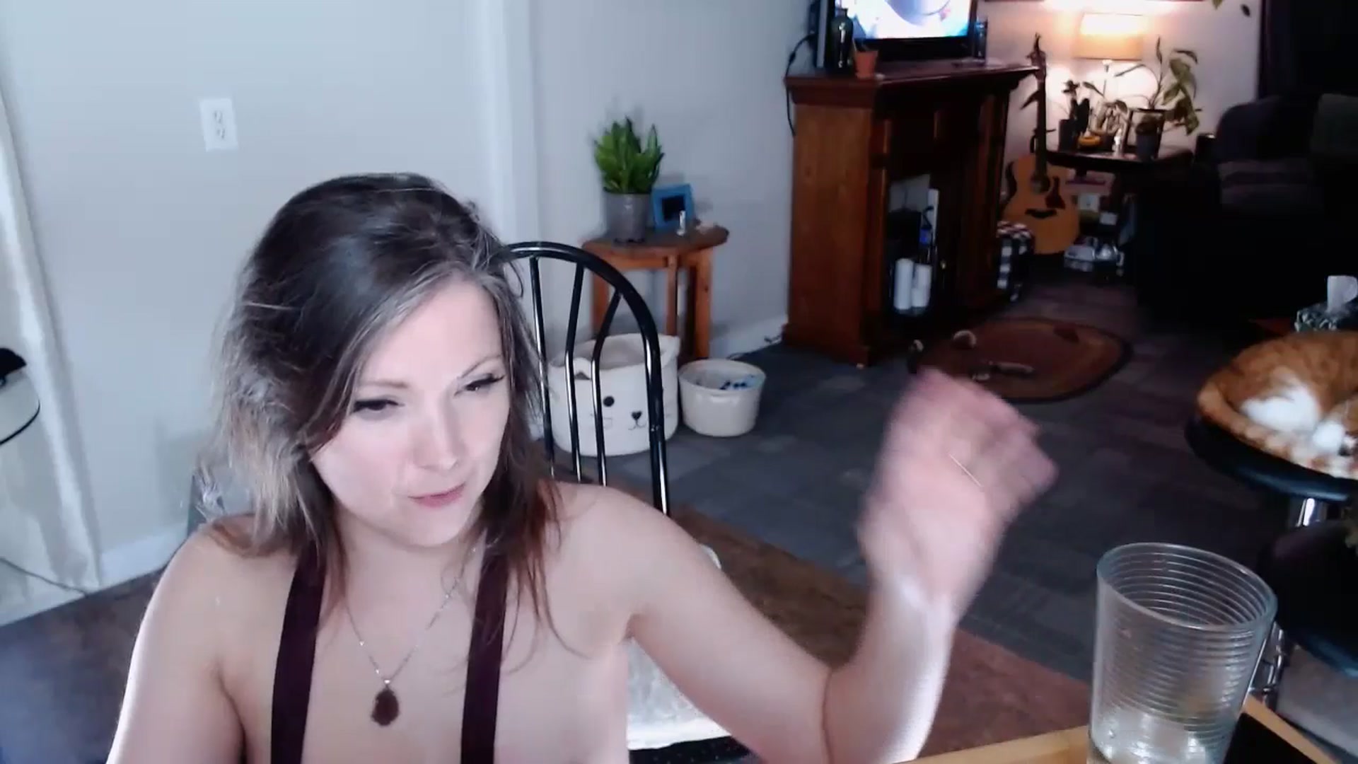 Gallery image thumbnail from KellyHeart's myfreecams stream on, 04/27/2024, 05:25 image 15 of 20