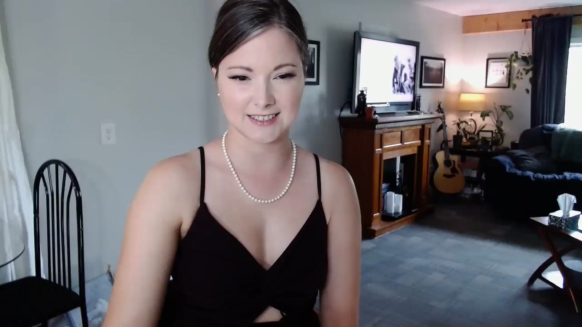 Gallery image thumbnail from KellyHeart's myfreecams stream on, 05/27/2024, 19:12 image 17 of 20