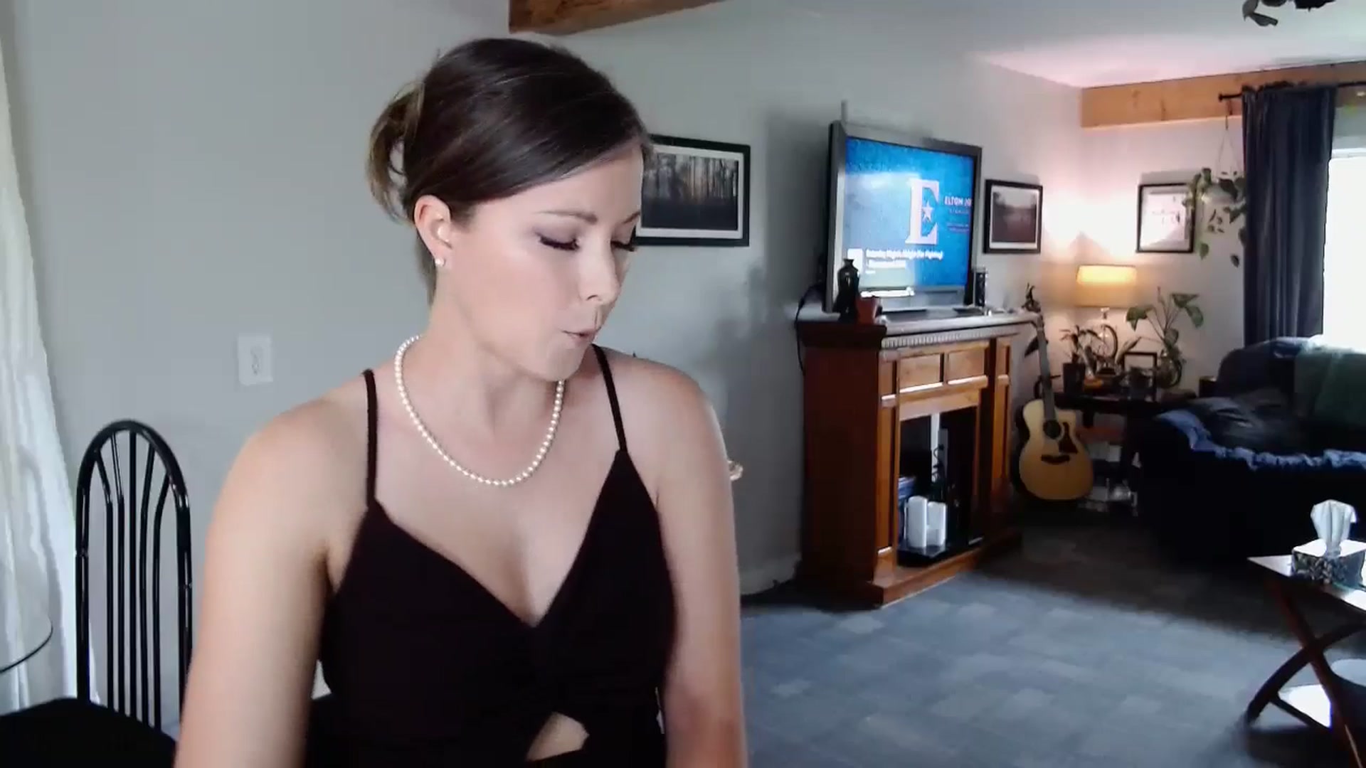 Gallery image thumbnail from KellyHeart's myfreecams stream on, 05/27/2024, 19:12 image 10 of 20