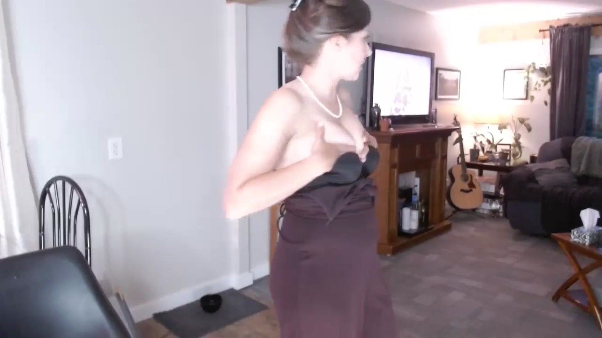 Gallery image thumbnail from KellyHeart's myfreecams stream on, 05/28/2024, 01:04 image 12 of 20