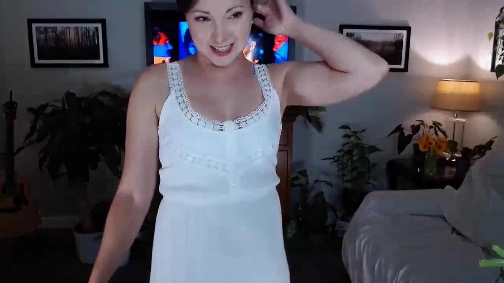 Gallery image thumbnail from KellyHeart's myfreecams stream on, 06/01/2024, 01:05 image 15 of 20