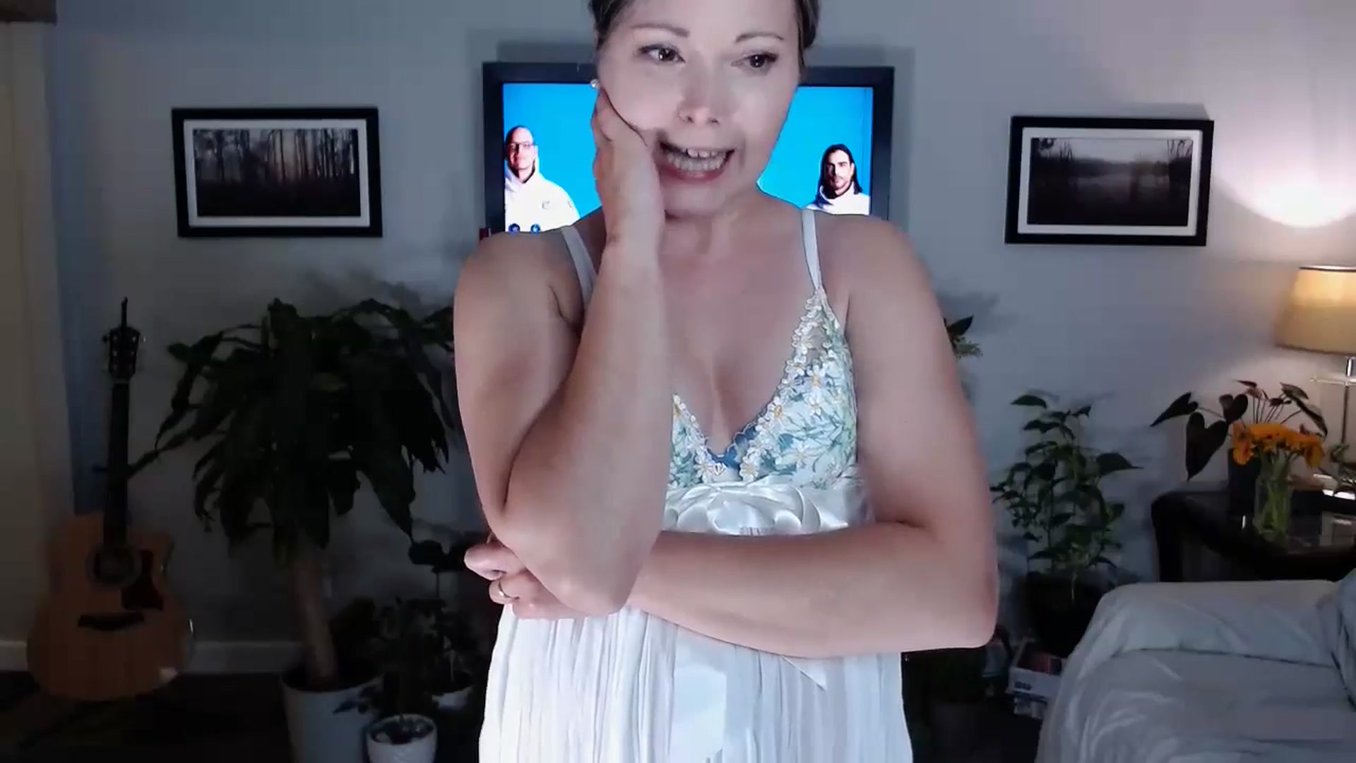 Gallery image thumbnail from KellyHeart's myfreecams stream on, 06/01/2024, 05:00 image 2 of 20