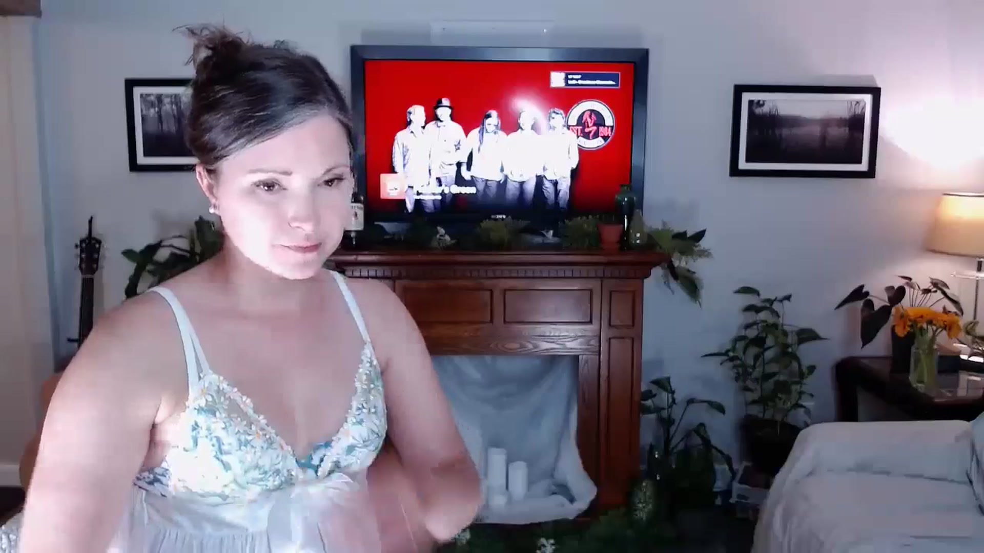 Gallery image thumbnail from KellyHeart's myfreecams stream on, 06/01/2024, 05:00 image 9 of 20
