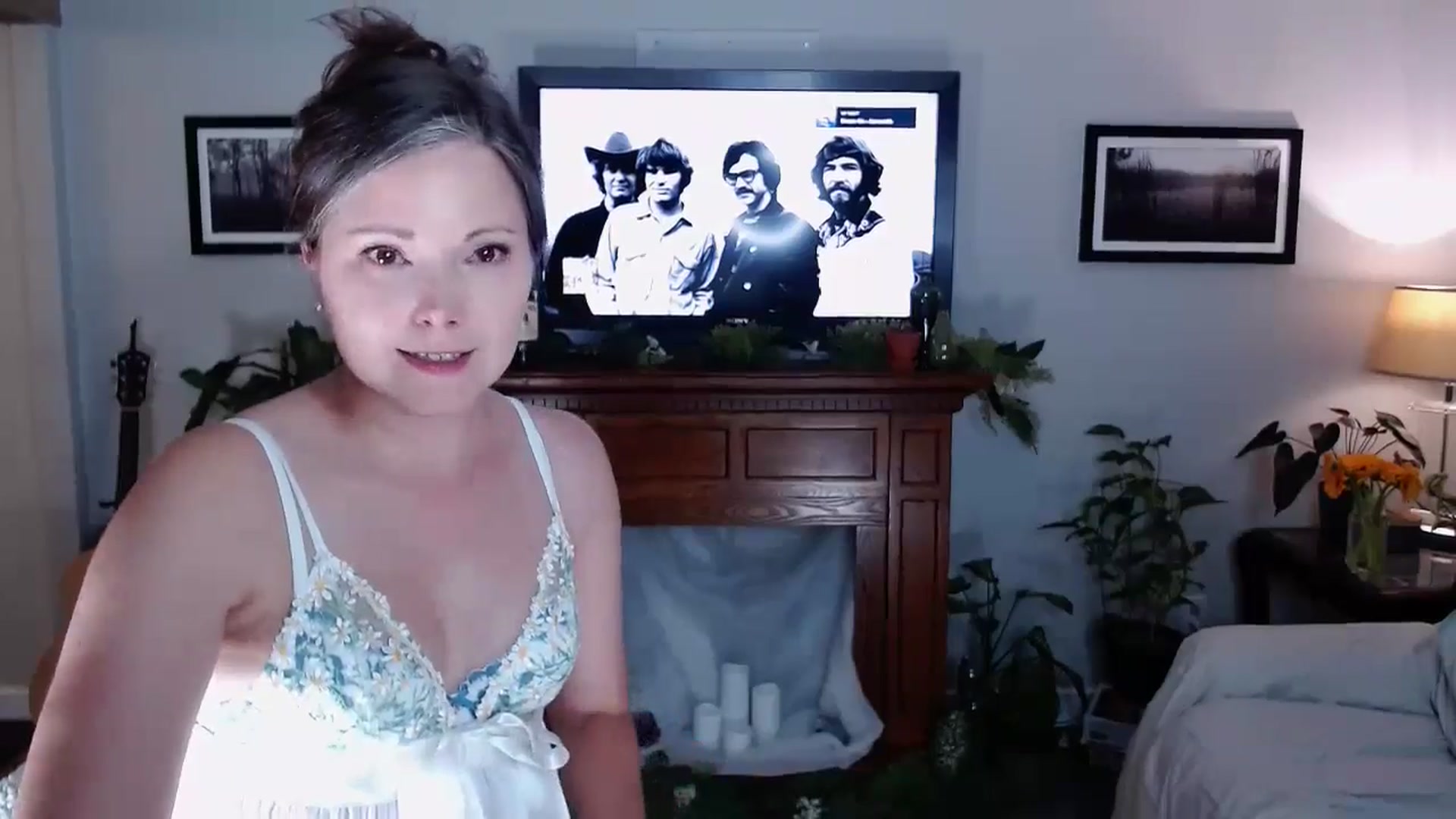 Gallery image thumbnail from KellyHeart's myfreecams stream on, 06/01/2024, 05:00 image 13 of 20