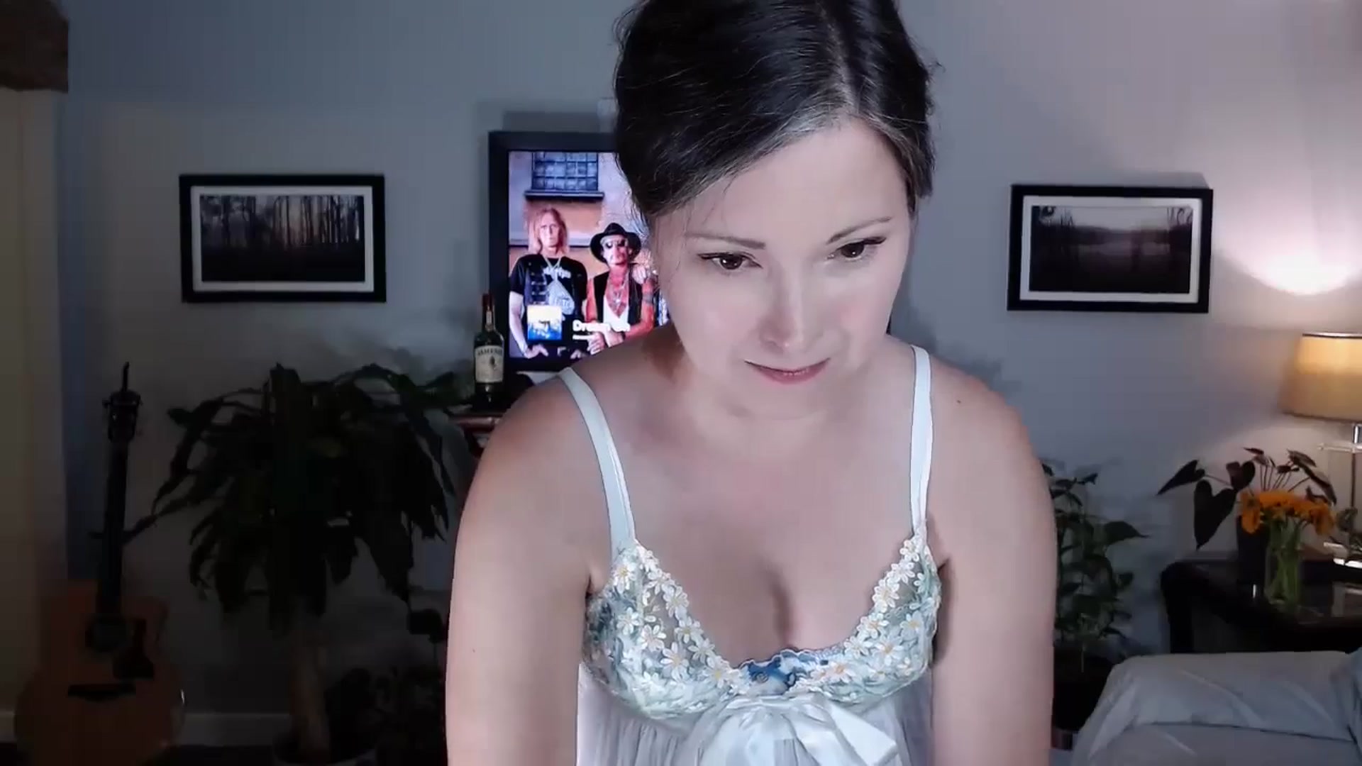 Gallery image thumbnail from KellyHeart's myfreecams stream on, 06/01/2024, 05:00 image 18 of 20