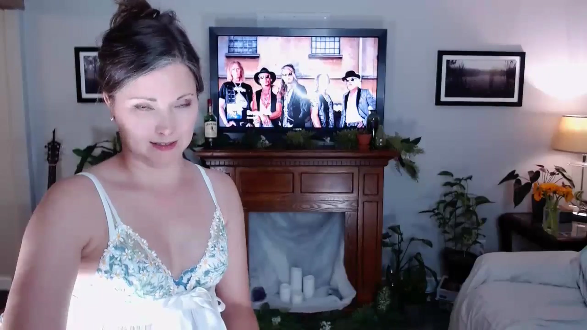 Gallery image thumbnail from KellyHeart's myfreecams stream on, 06/01/2024, 05:00 image 15 of 20