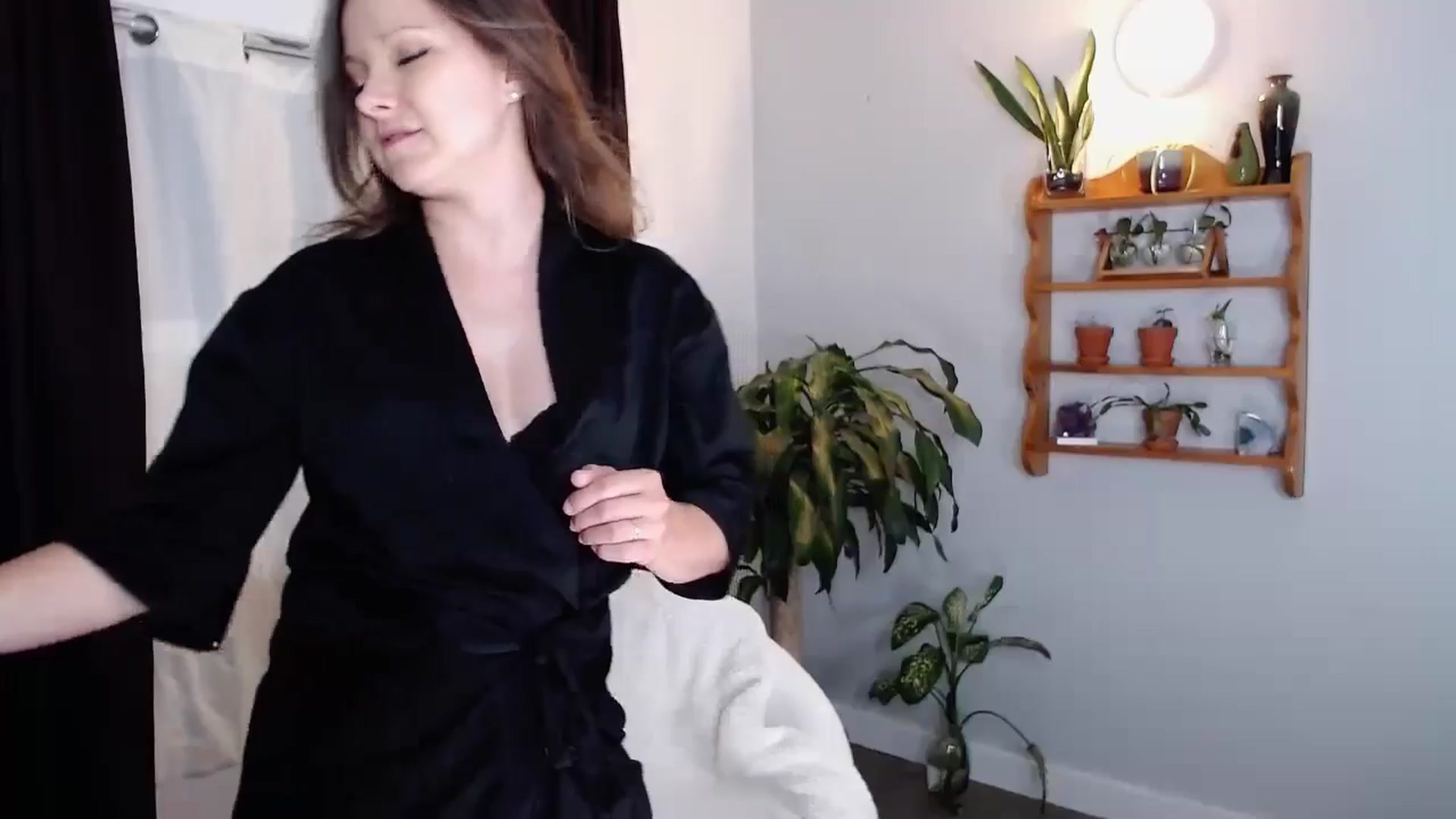 Gallery image thumbnail from KellyHeart's myfreecams stream on, 06/22/2024, 07:13 image 7 of 20