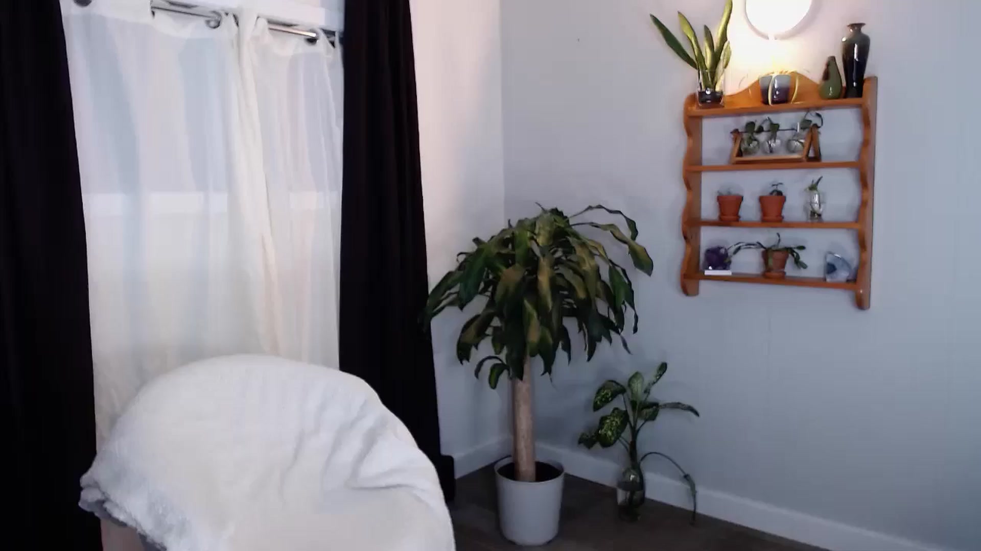 Gallery image thumbnail from KellyHeart's myfreecams stream on, 06/22/2024, 07:13 image 3 of 20