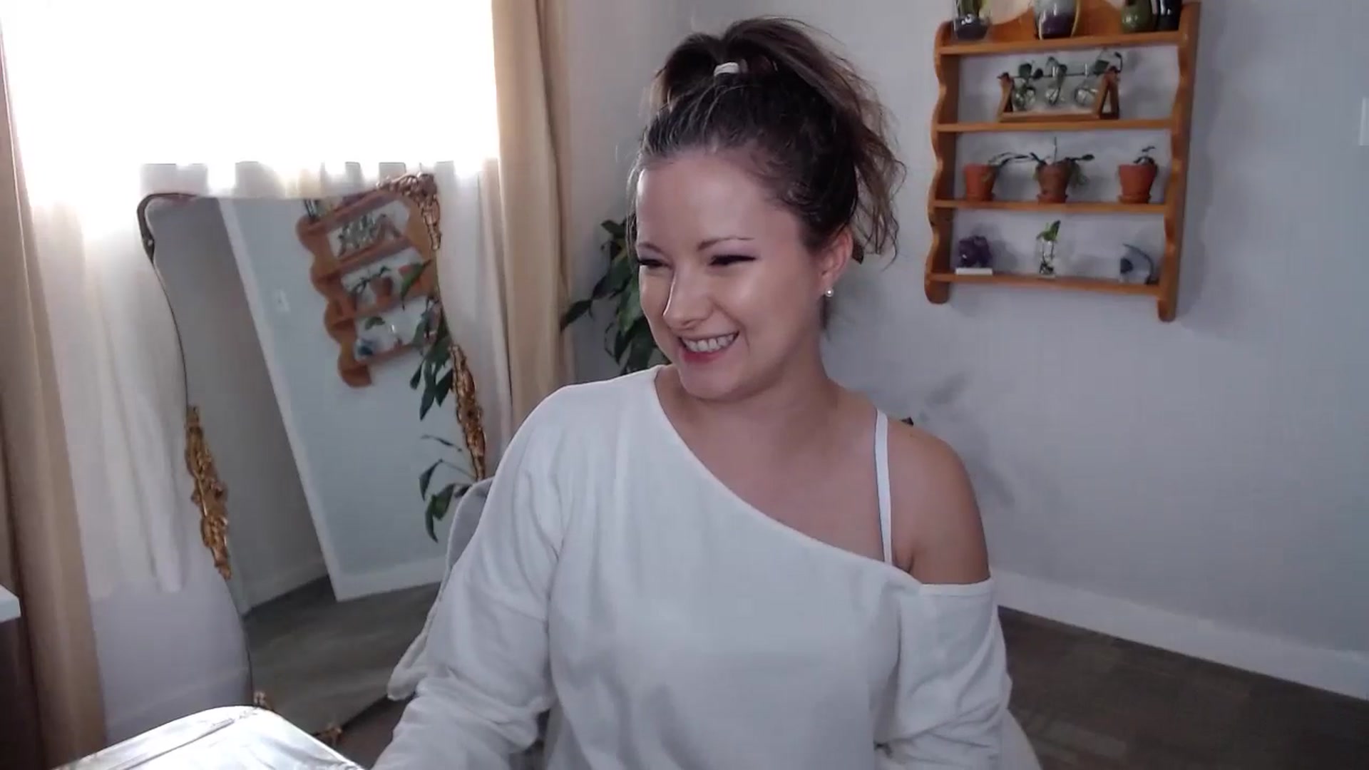 Gallery image thumbnail from KellyHeart's myfreecams stream on, 06/28/2024, 19:17 image 6 of 20