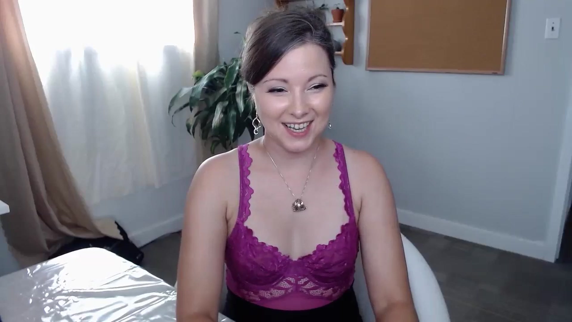 Gallery image thumbnail from KellyHeart's myfreecams stream on, 07/15/2024, 19:15 image 14 of 20