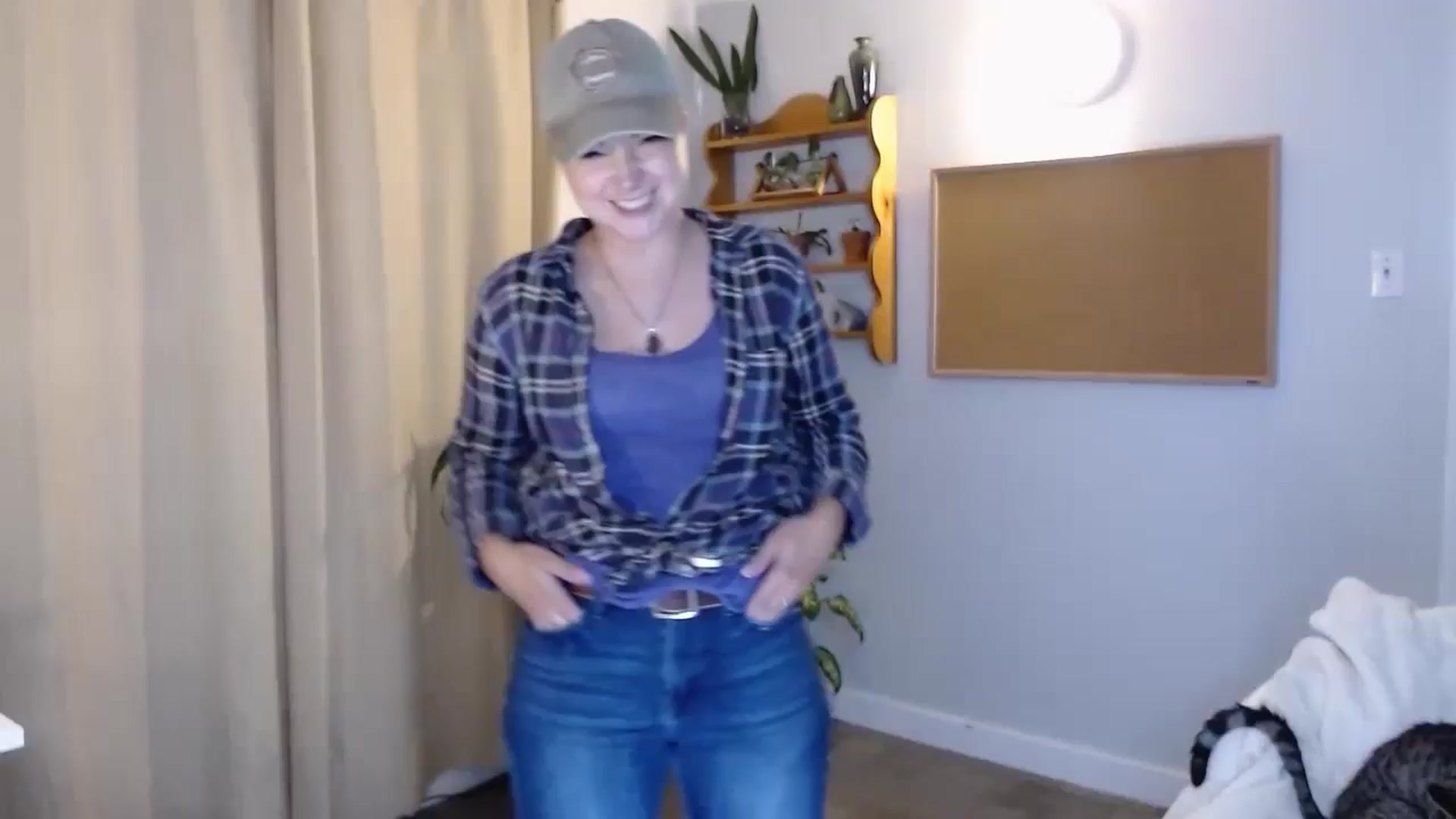 Gallery image thumbnail from KellyHeart's myfreecams stream on, 07/20/2024, 04:41 image 13 of 20