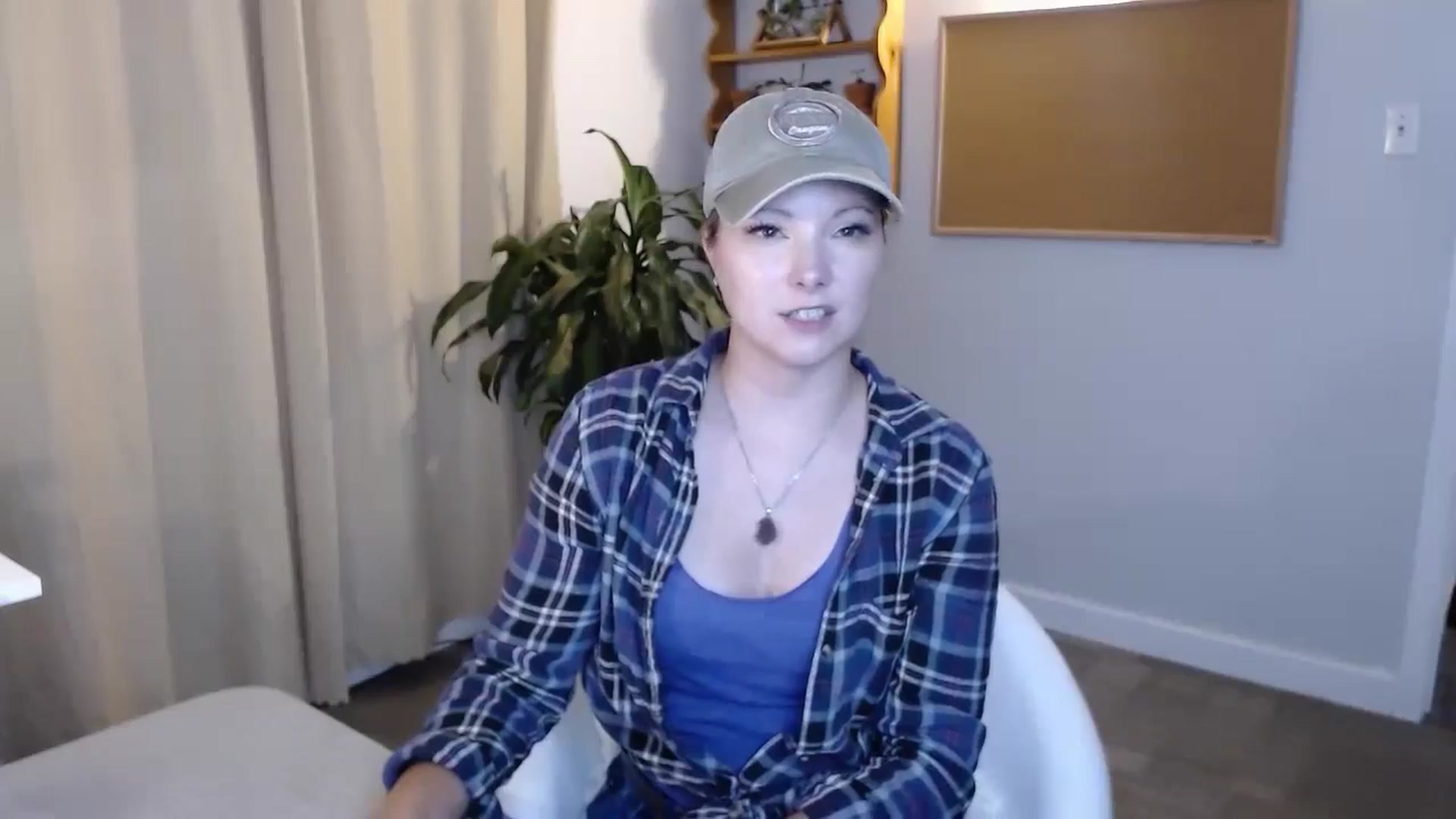 Gallery image thumbnail from KellyHeart's myfreecams stream on, 07/20/2024, 04:41 image 8 of 20