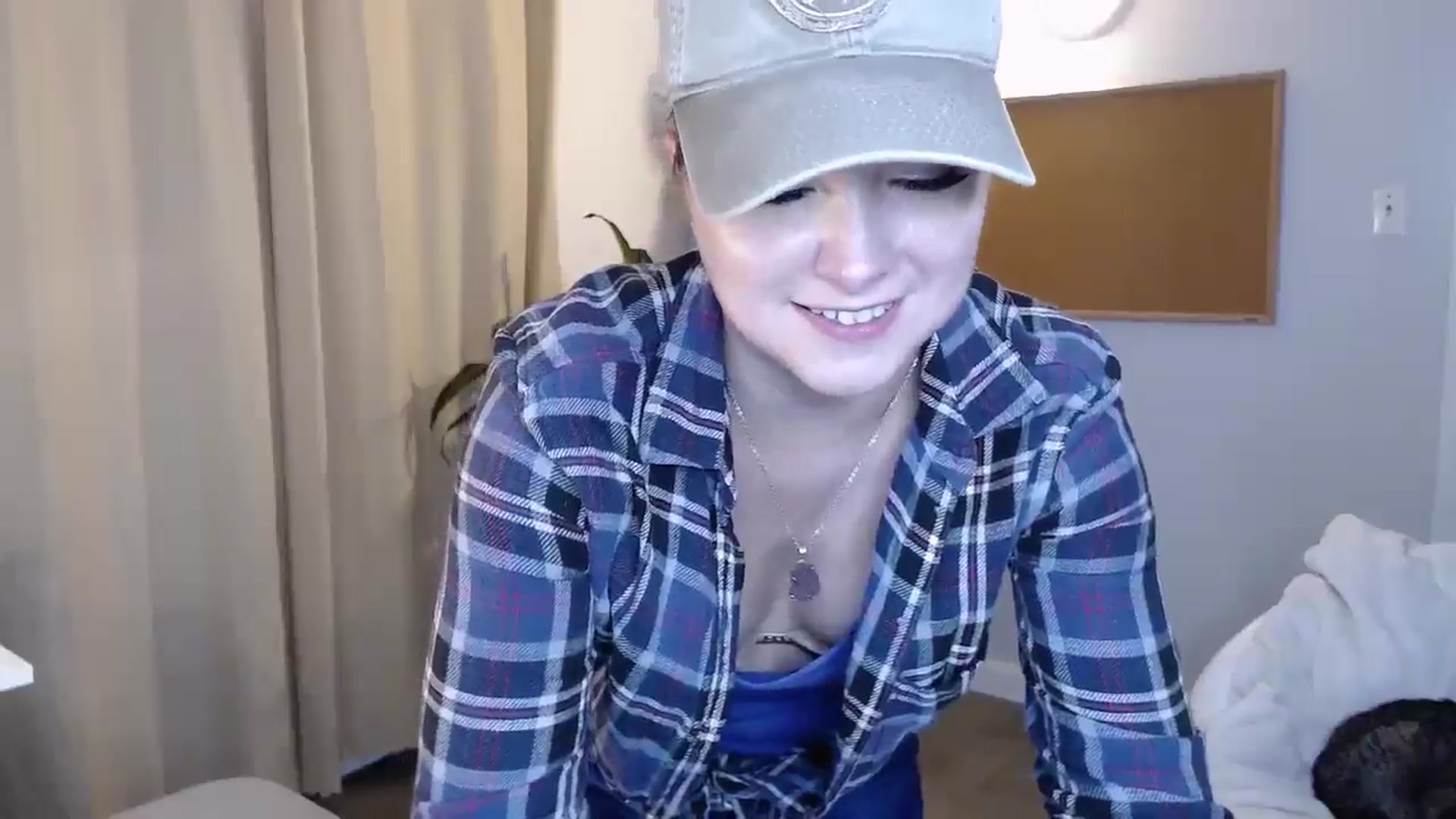 Gallery image thumbnail from KellyHeart's myfreecams stream on, 07/20/2024, 04:41 image 18 of 20