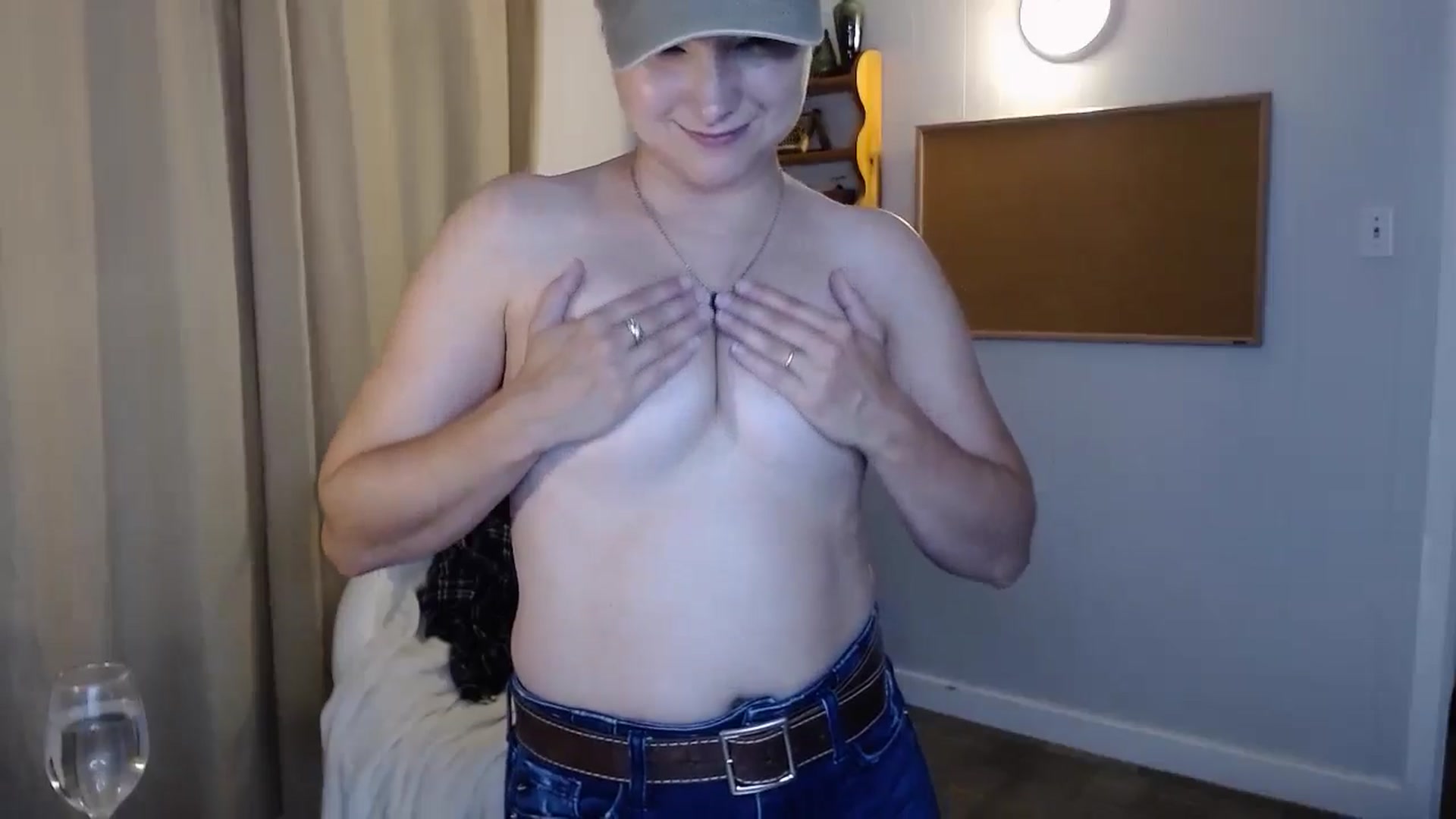 Gallery image thumbnail from KellyHeart's myfreecams stream on, 07/20/2024, 07:35 image 9 of 20