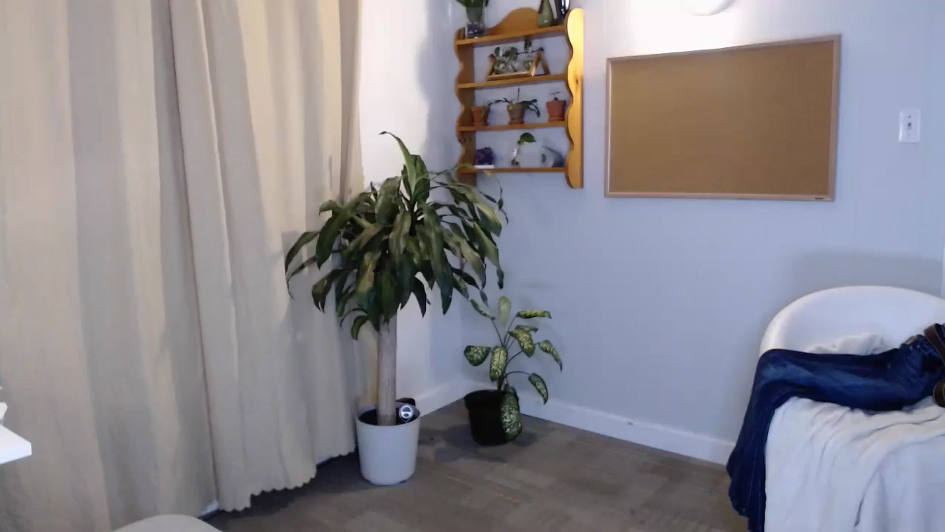 Gallery image thumbnail from KellyHeart's myfreecams stream on, 07/20/2024, 07:35 image 18 of 20