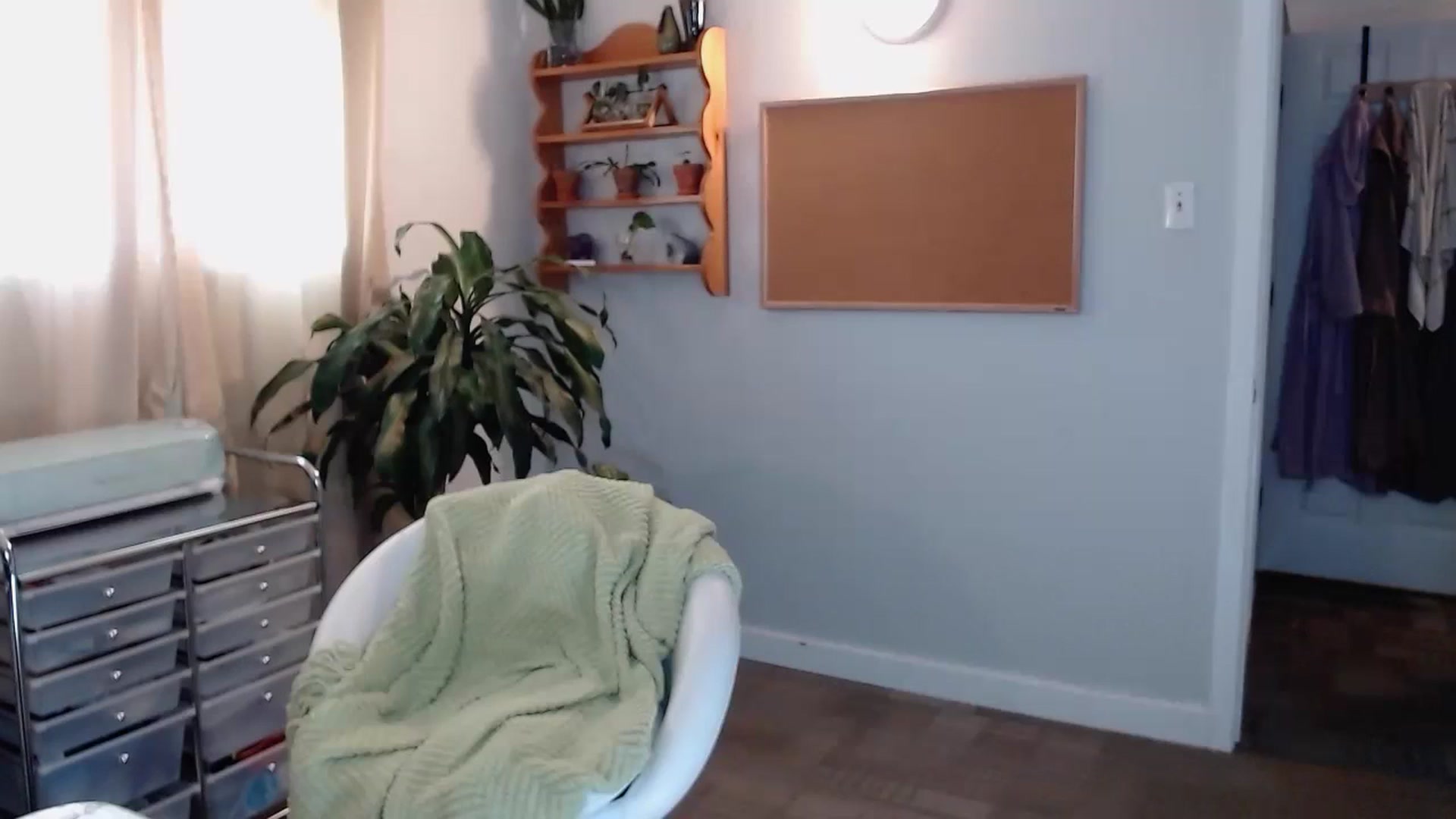 Gallery image thumbnail from KellyHeart's myfreecams stream on, 07/31/2024, 17:04 image 10 of 20