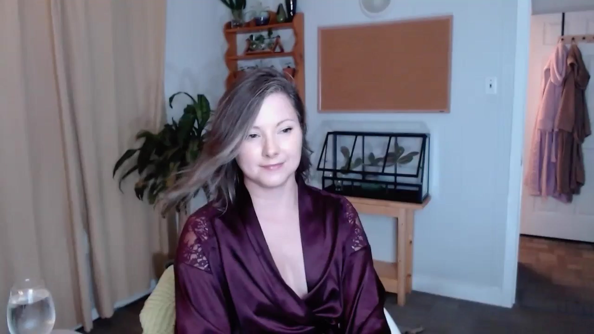 Gallery image thumbnail from KellyHeart's myfreecams stream on, 08/03/2024, 03:07 image 13 of 20